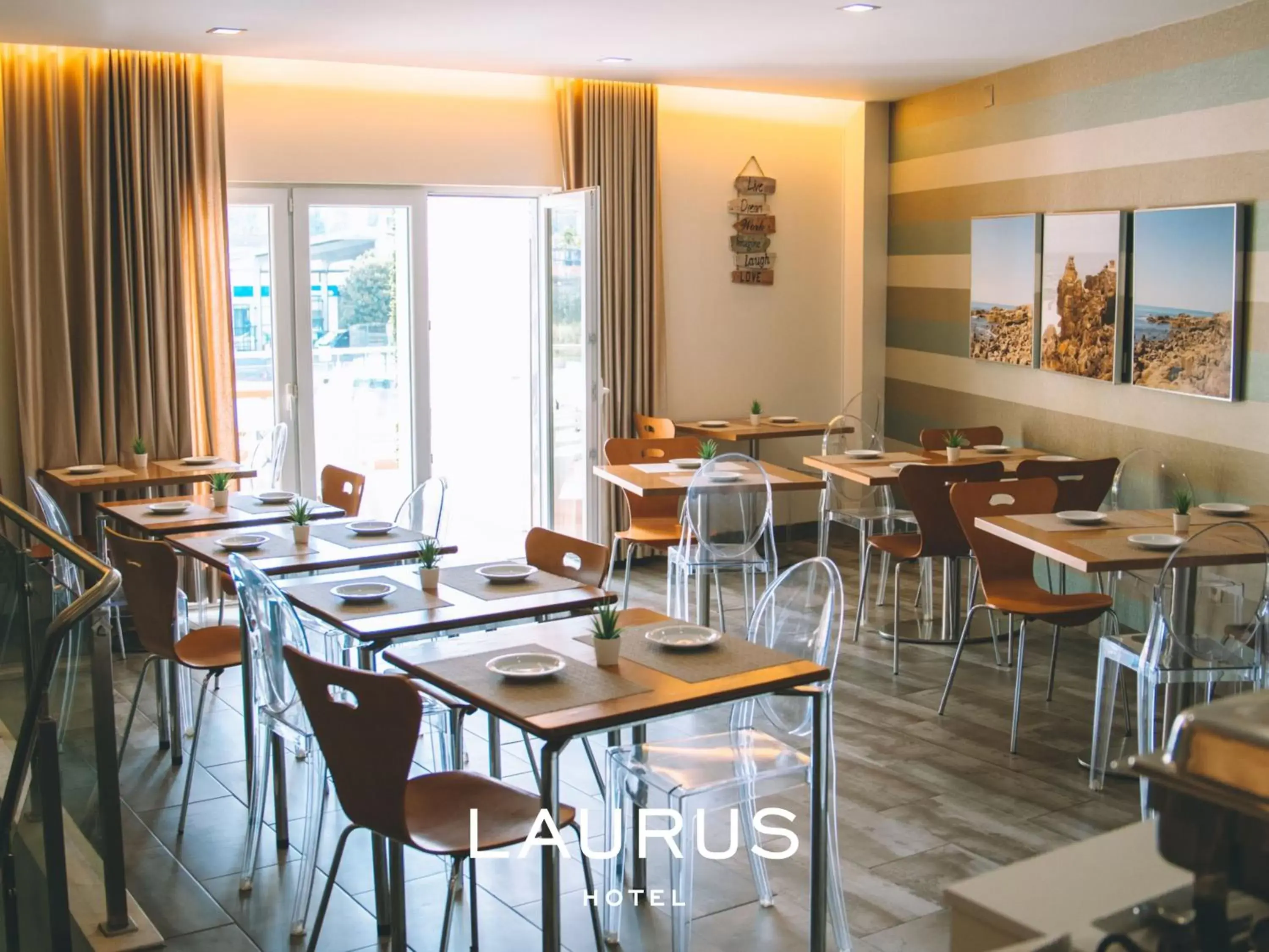 Breakfast, Restaurant/Places to Eat in Laurus Hotel