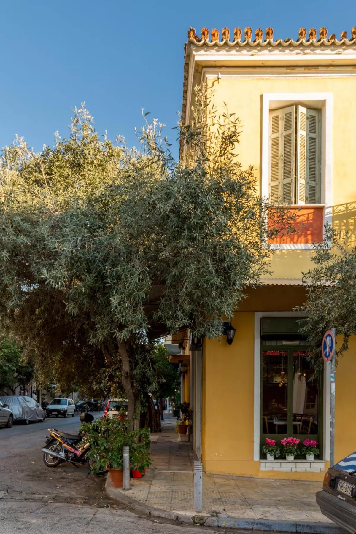 Neighbourhood in Troon of Athens Apartments