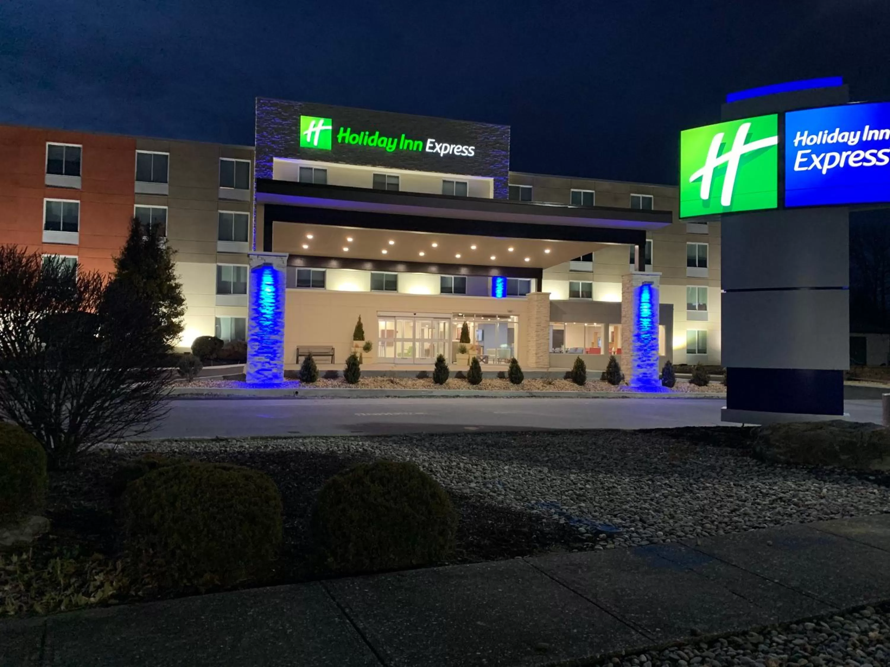 Property building in Holiday Inn Express - Allentown North by IHG