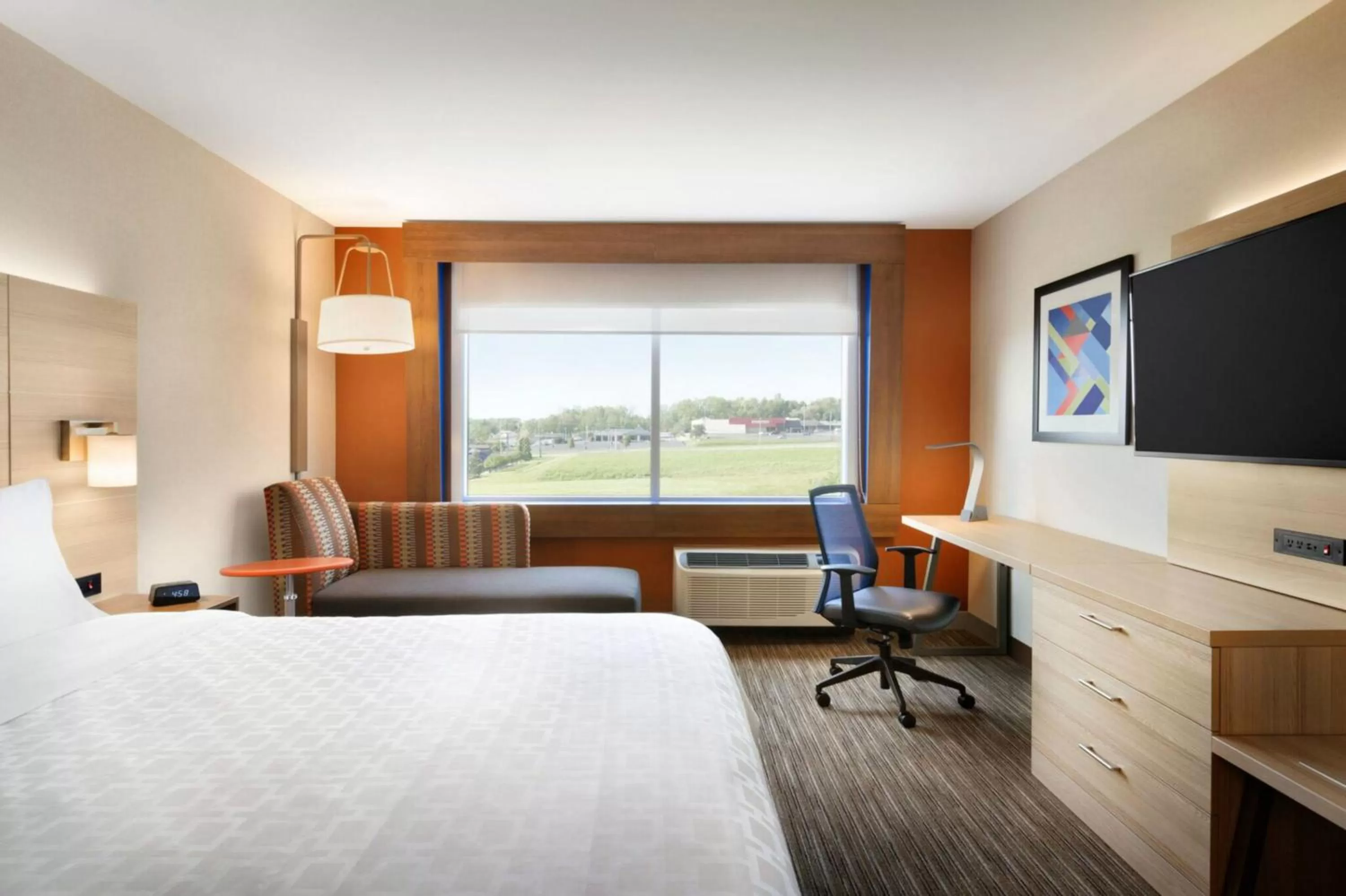 Photo of the whole room, Bed in Holiday Inn Express - Auburn Hills South by IHG