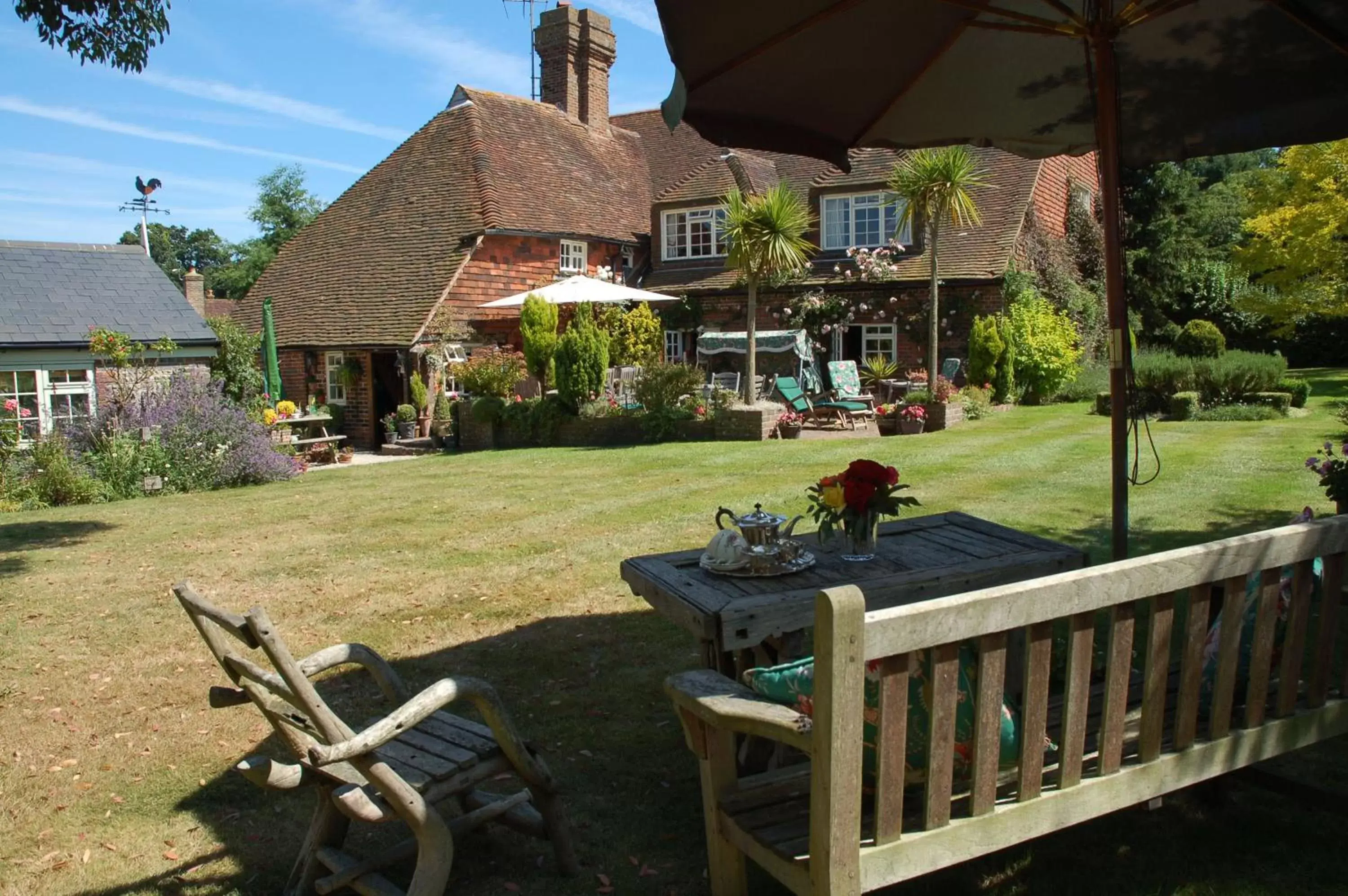 Garden in Clayton Wickham Farmhouse