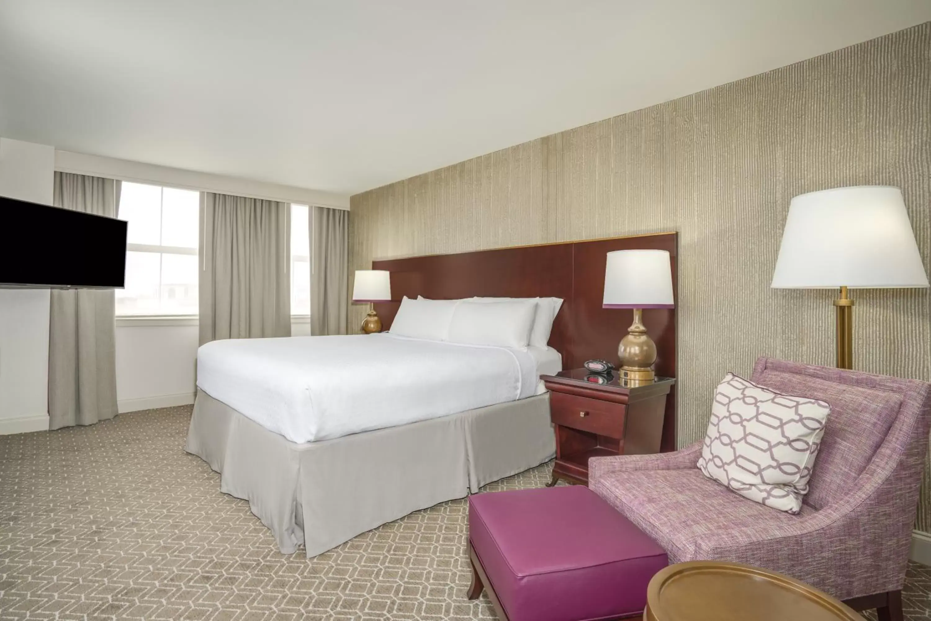 Day, Bed in Astor Crowne Plaza New Orleans French Quarter, Corner of Bourbon and Canal