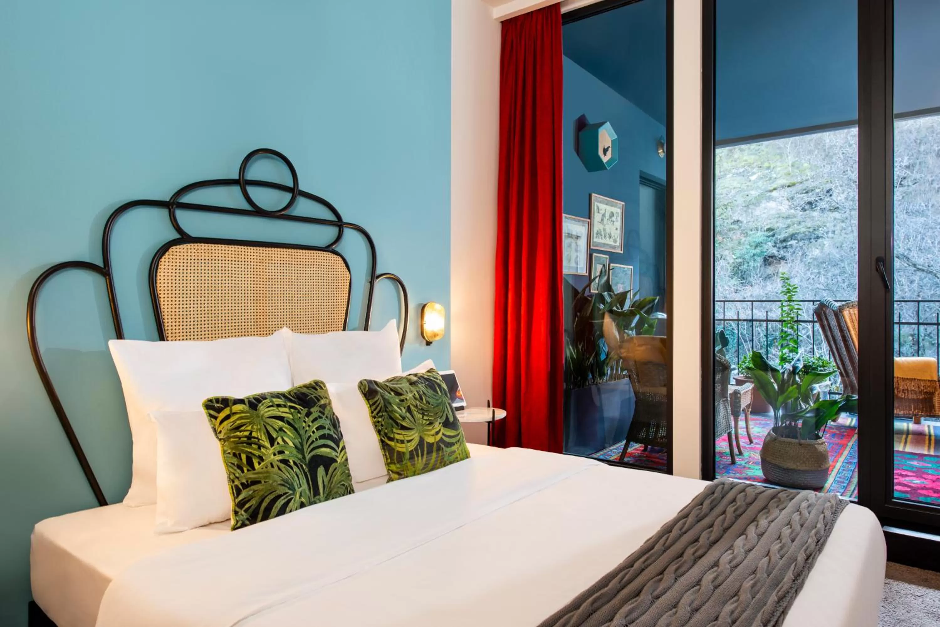 Balcony/Terrace, Bed in Communal Hotel Sololaki