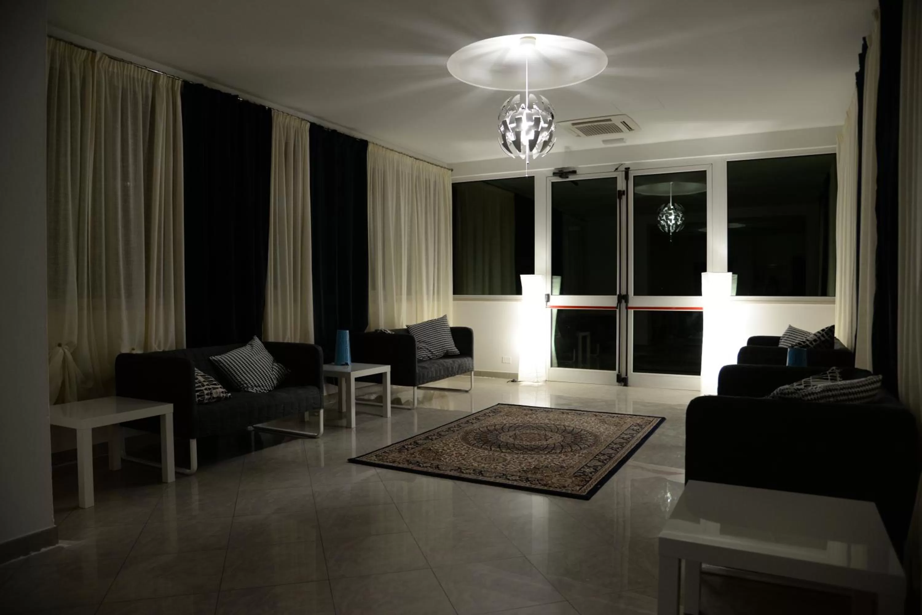 Lobby or reception in Infinity