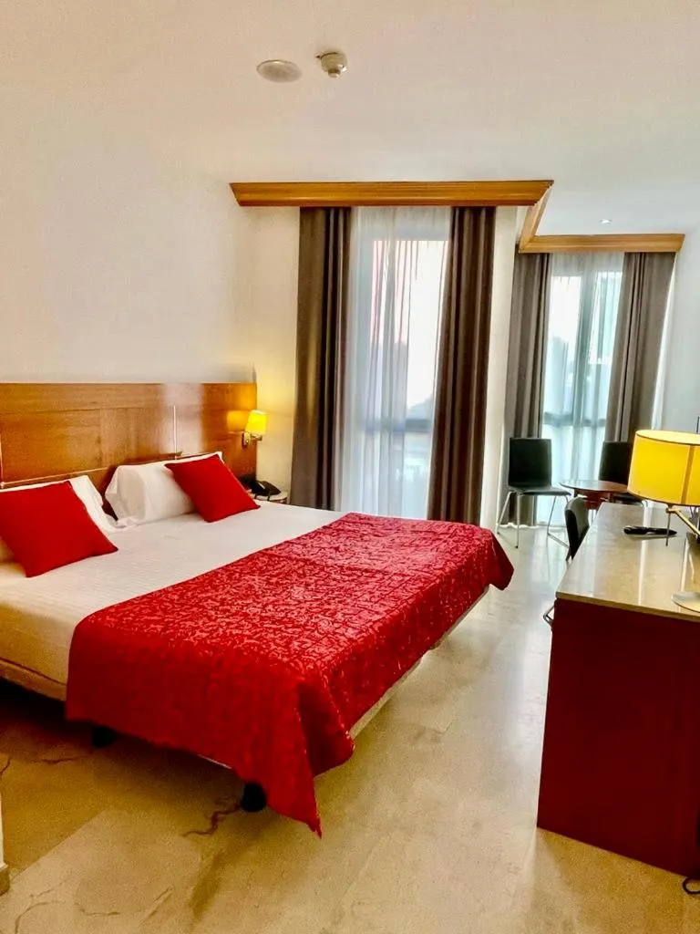 Bedroom, Bed in Hotel Calasanz