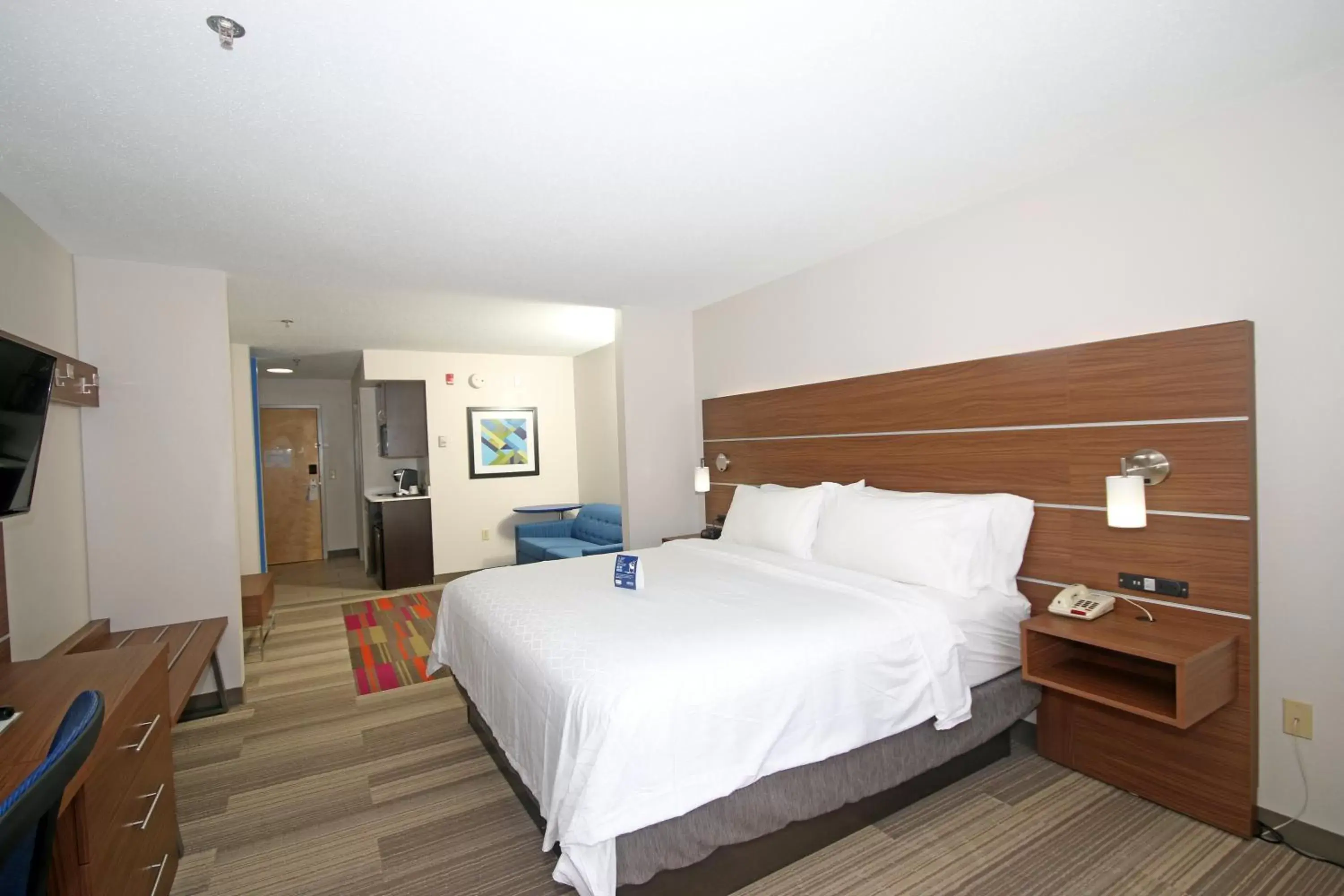 Photo of the whole room, Bed in Holiday Inn Express Hotel & Suites Greensboro-East, an IHG Hotel