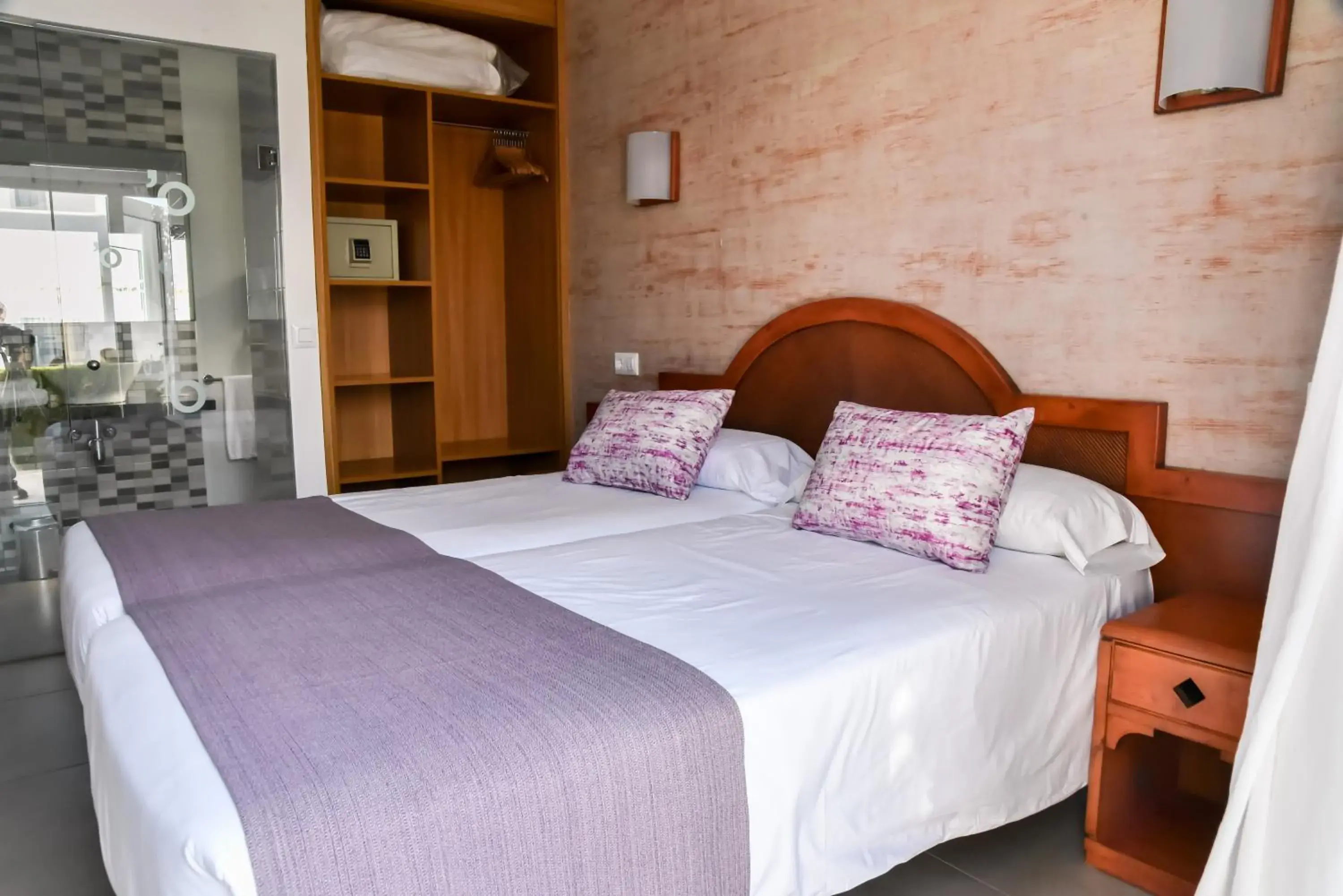 Single Room in Hotel d'Or Single Room in Hotel d'Or