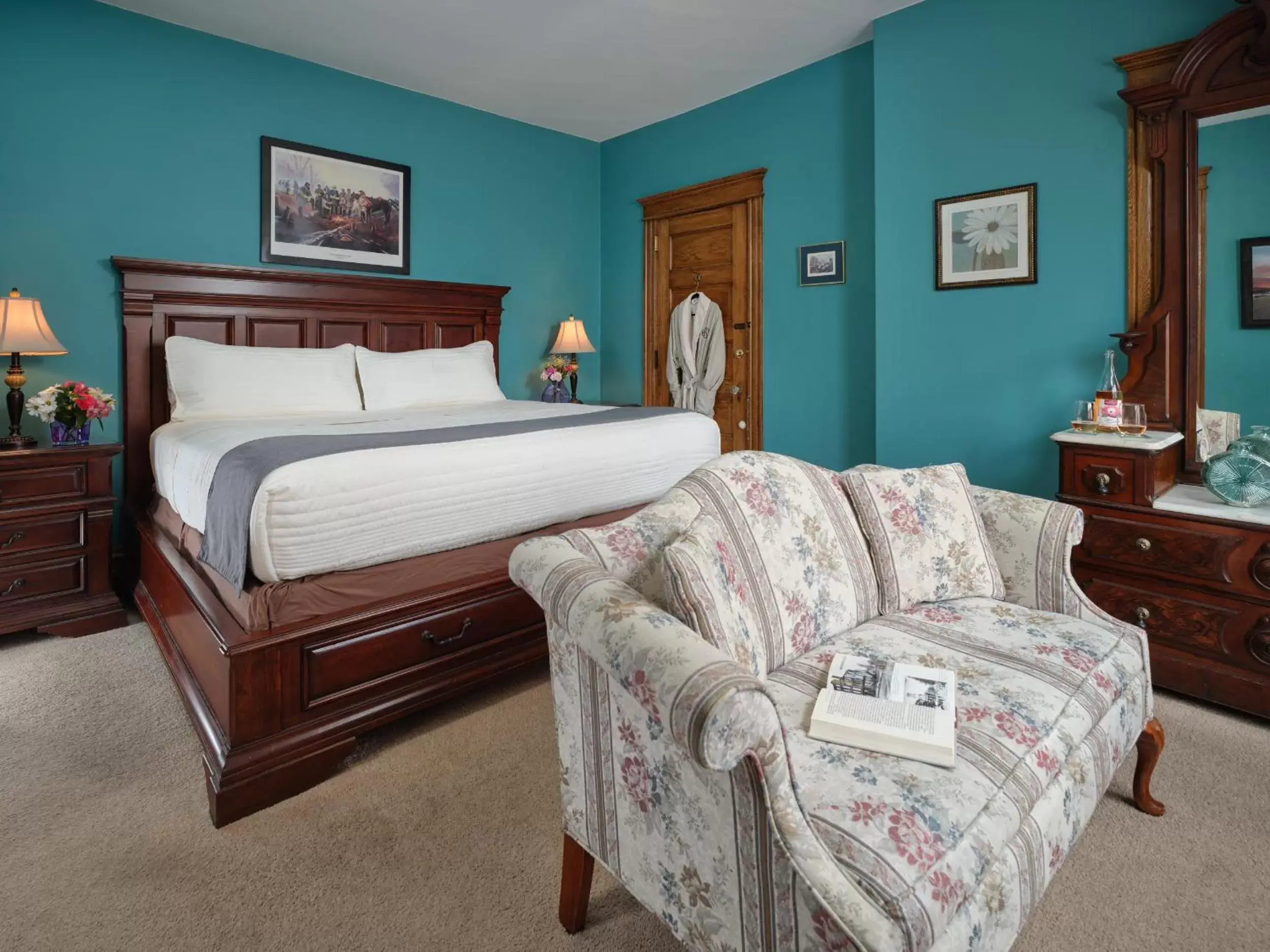 Deluxe Triple Room in Keystone Inn Bed and Breakfast Deluxe Triple Room in Keystone Inn Bed and Breakfast