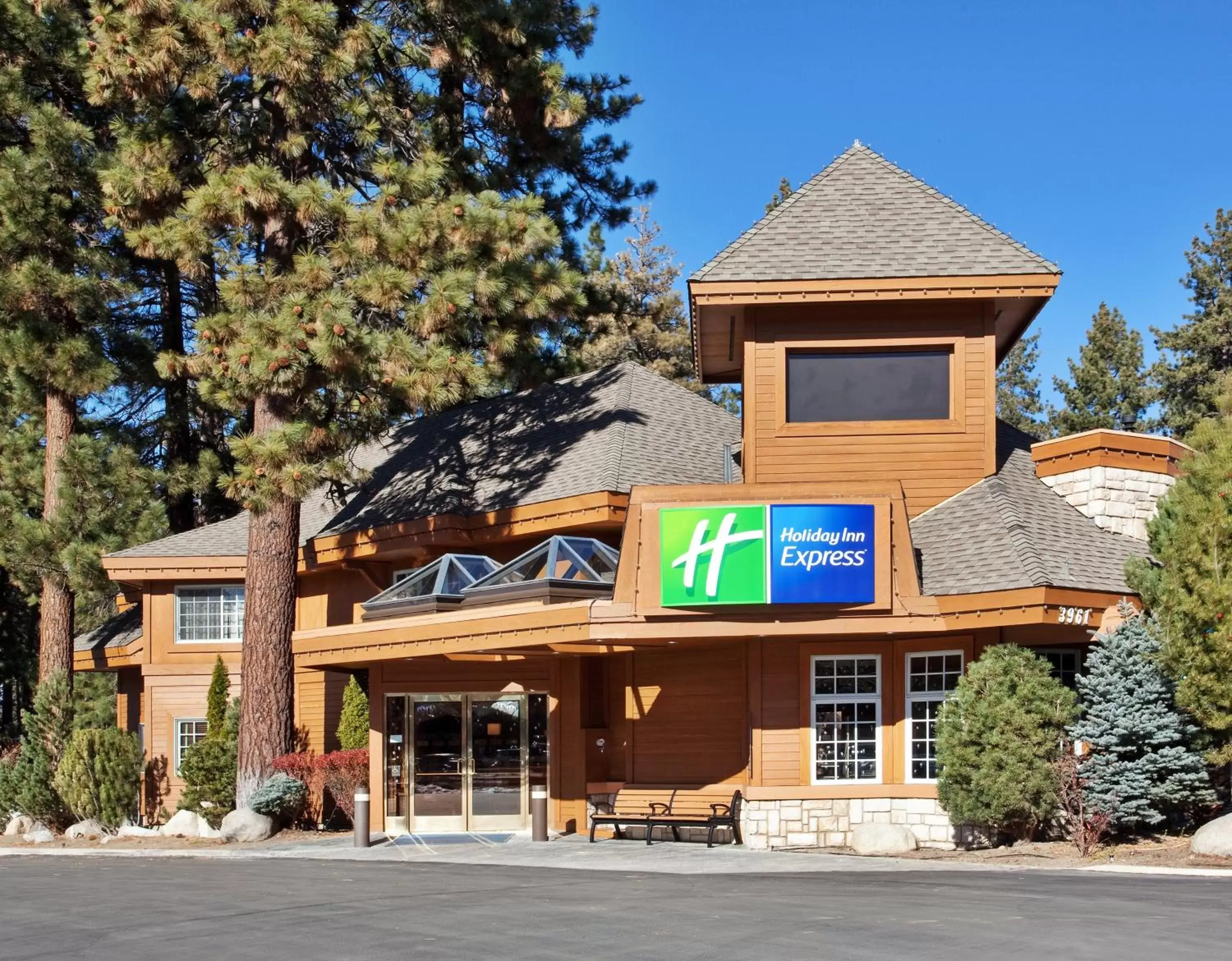 Property building in Holiday Inn Express South Lake Tahoe by IHG Property building in Holiday Inn Express South Lake Tahoe by IHG