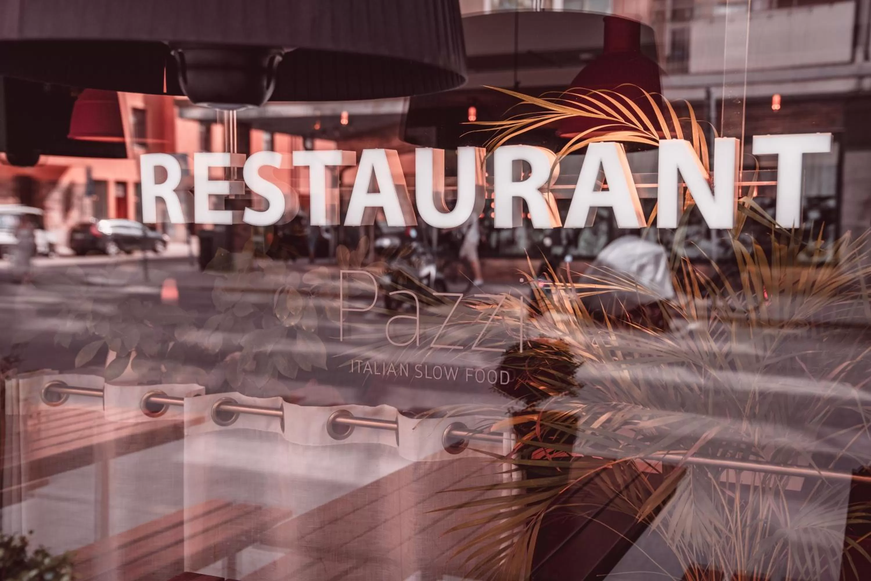 Restaurant/places to eat in Hotel Point