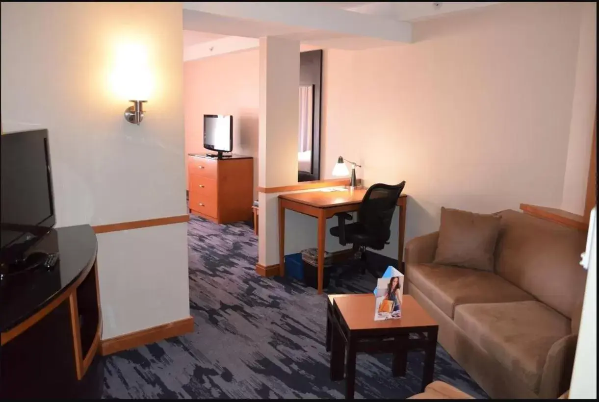 Seating Area in Fairfield Inn & Suites by Marriott Sault Ste. Marie