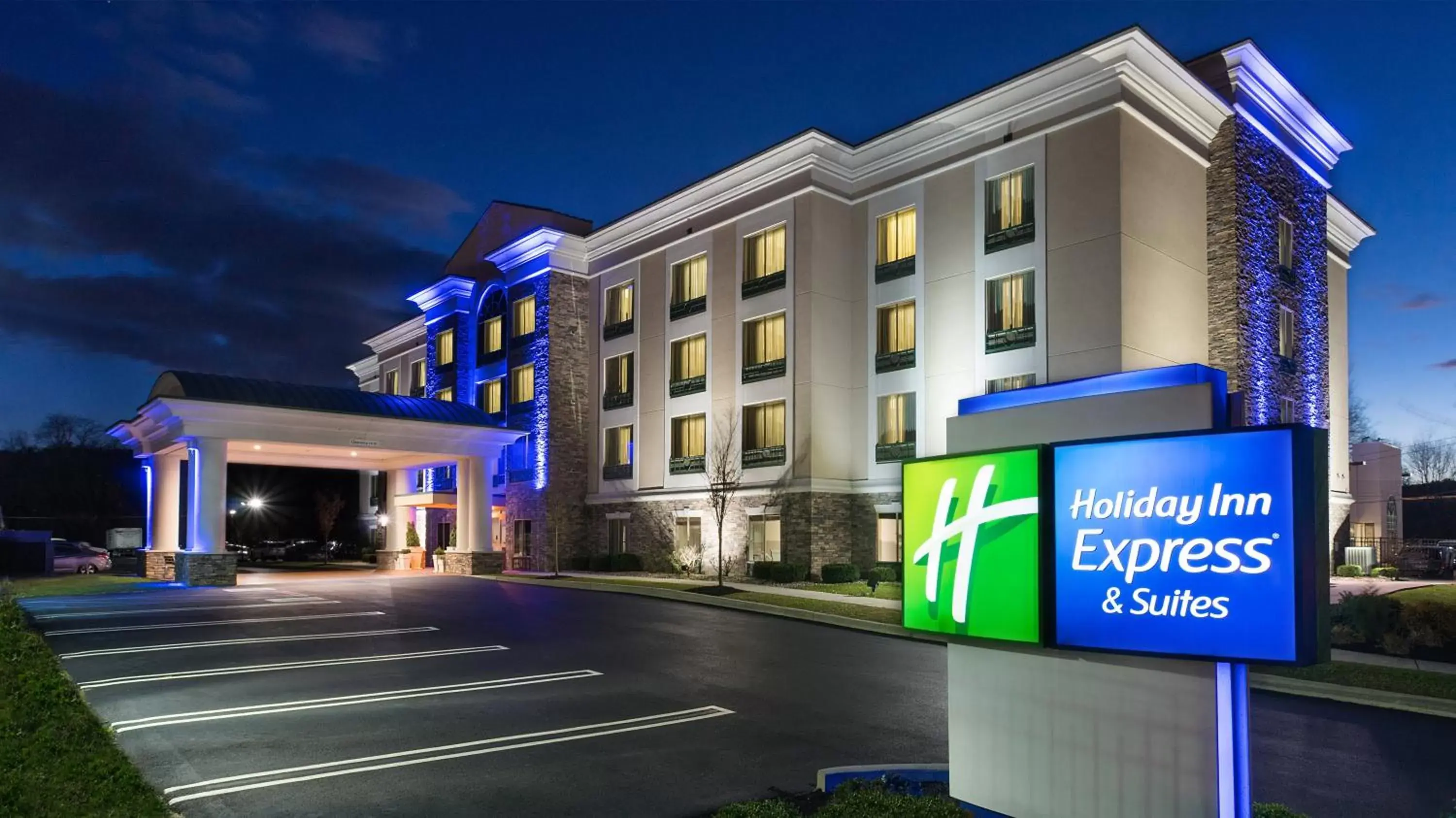 Property Building in Holiday Inn Express and Suites Stroudsburg-Poconos, an IHG Hotel