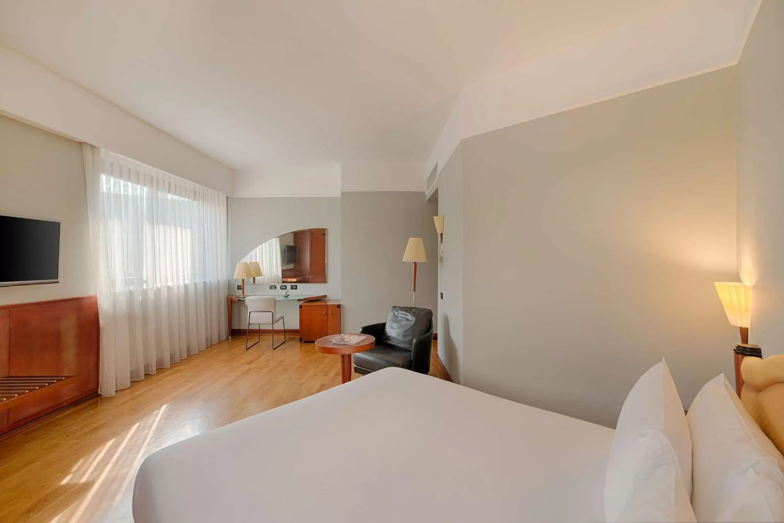 Photo of the whole room, Bed in NH Milano Machiavelli