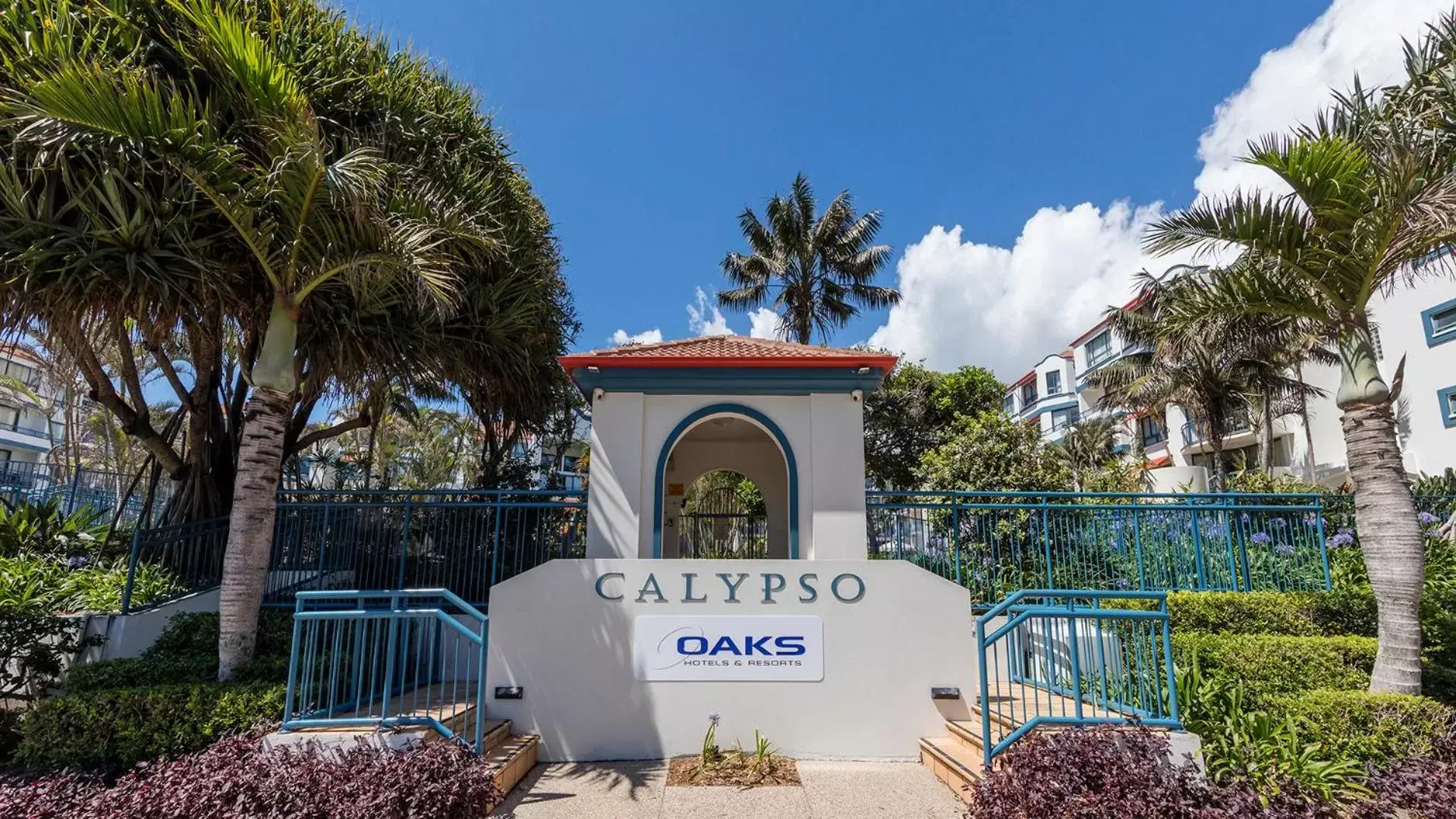 Facade/entrance, Property Logo/Sign in Oaks Gold Coast Calypso Plaza Suites