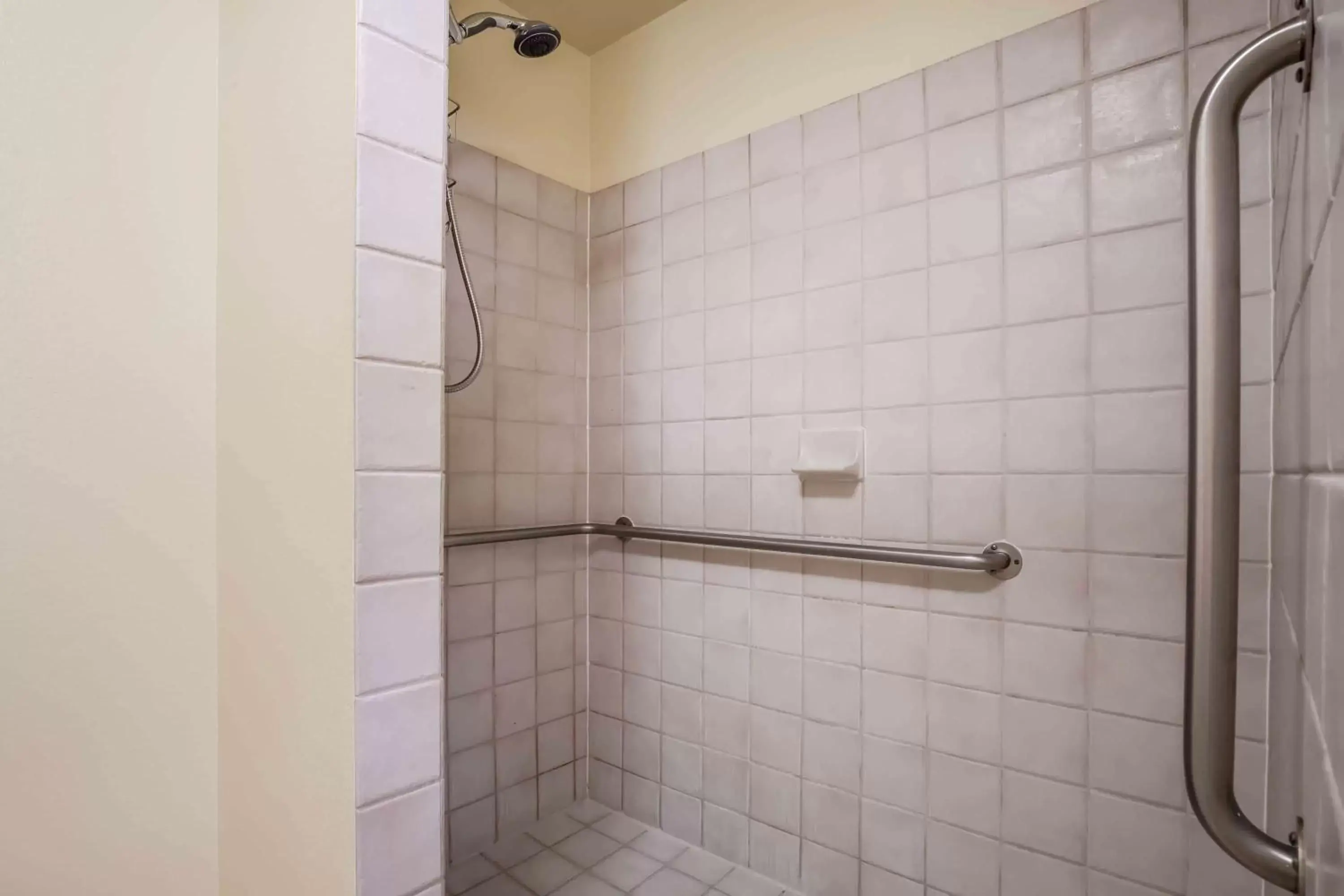 Shower, Bathroom in Baymont by Wyndham Yakima Riverfront