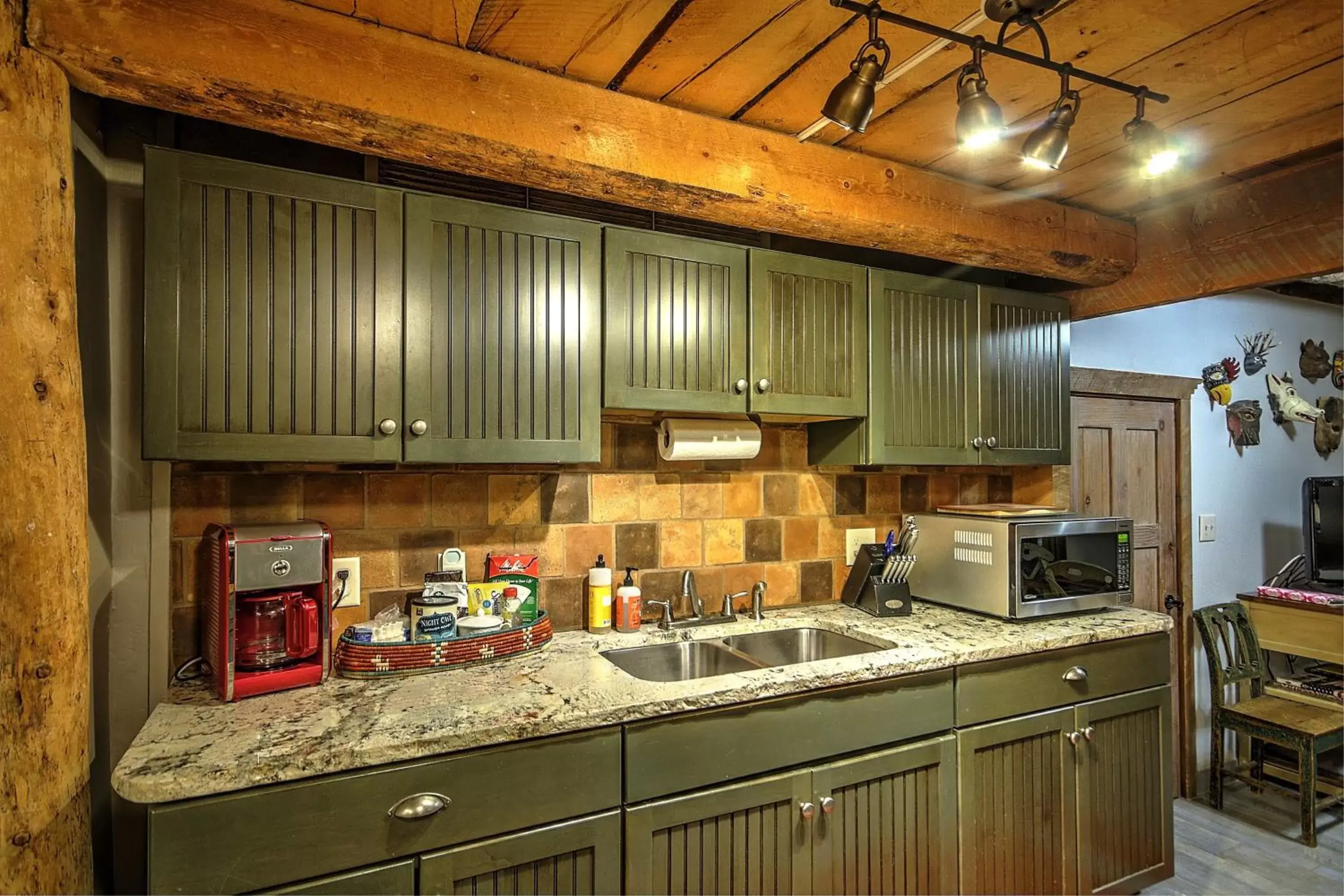 Kitchen/Kitchenette in Canyon Of The Ancients Guest Ranch