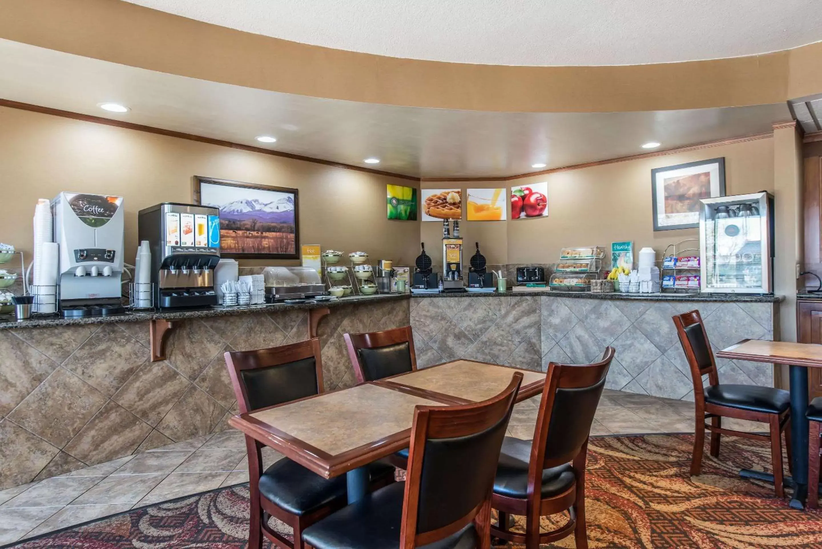Restaurant/Places to Eat in Quality Inn South Colorado Springs