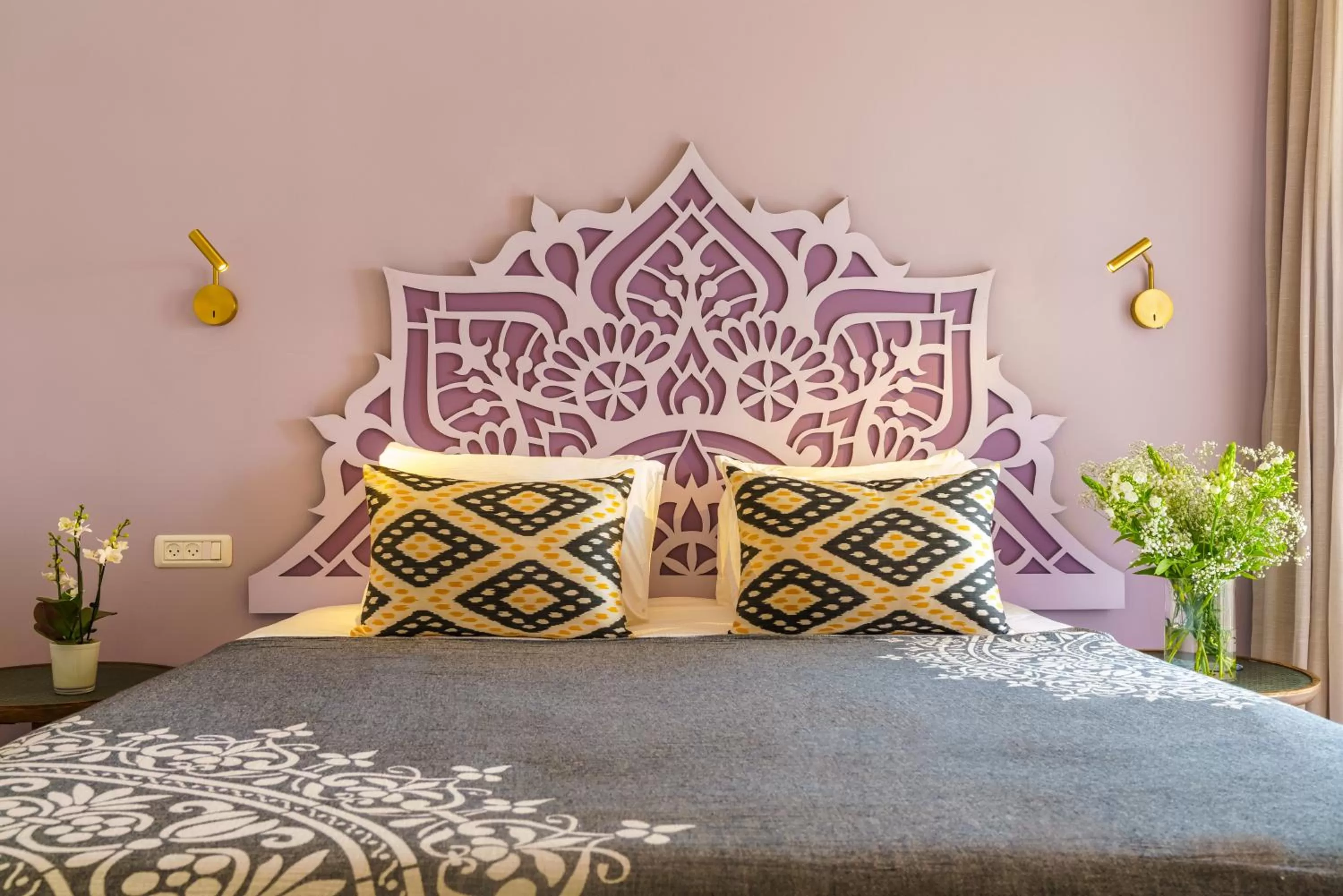 Bed in The Way Inn - Boutique Suites