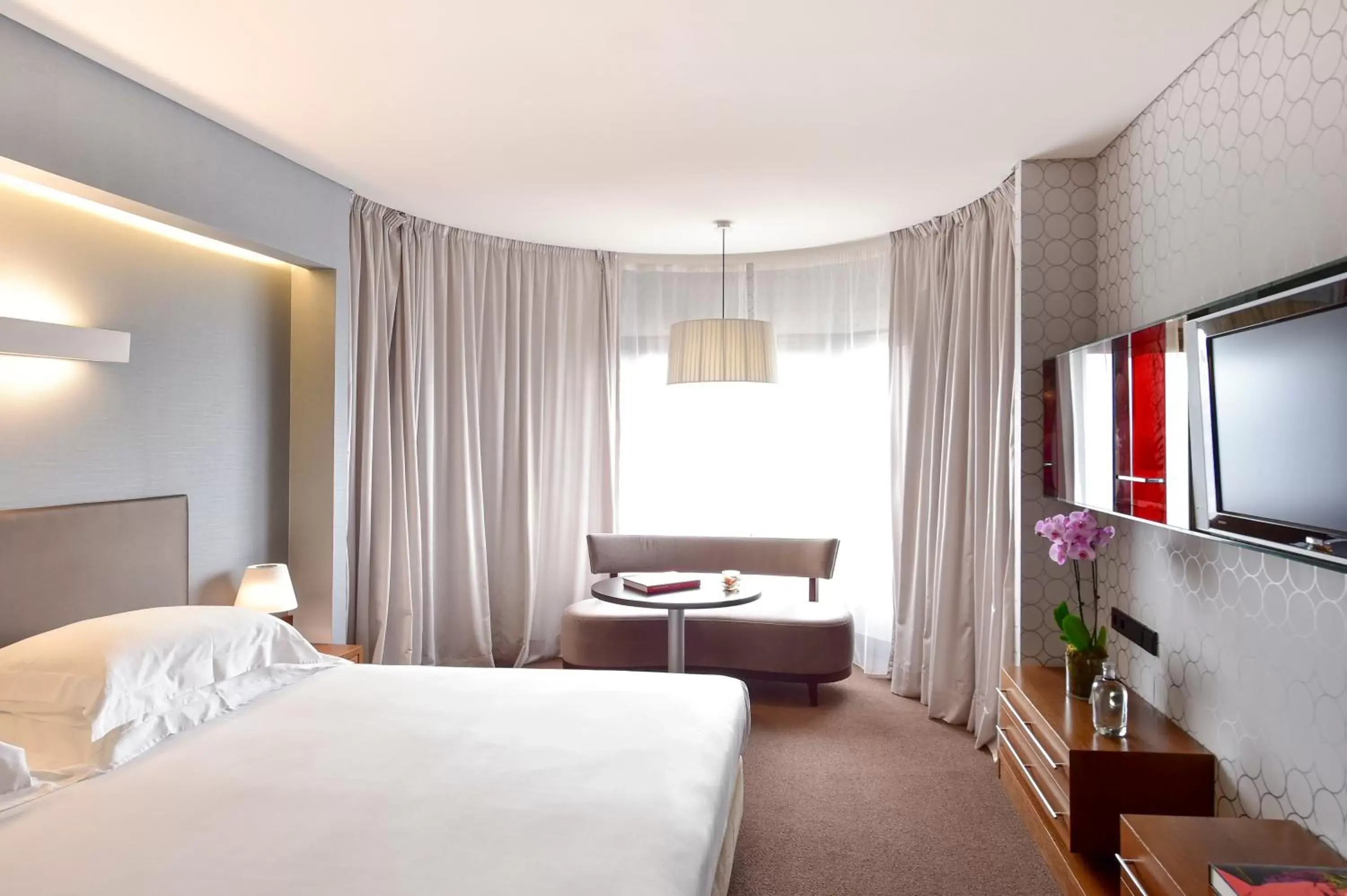 Bed in Porto Palácio Hotel by The Editory