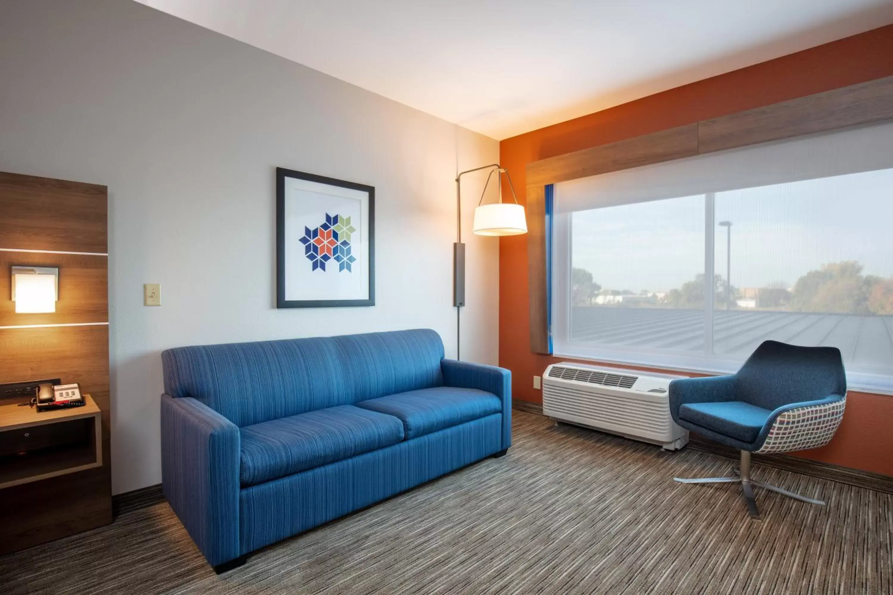Photo of the whole room, Seating Area in Holiday Inn Express & Suites - Beloit, an IHG Hotel