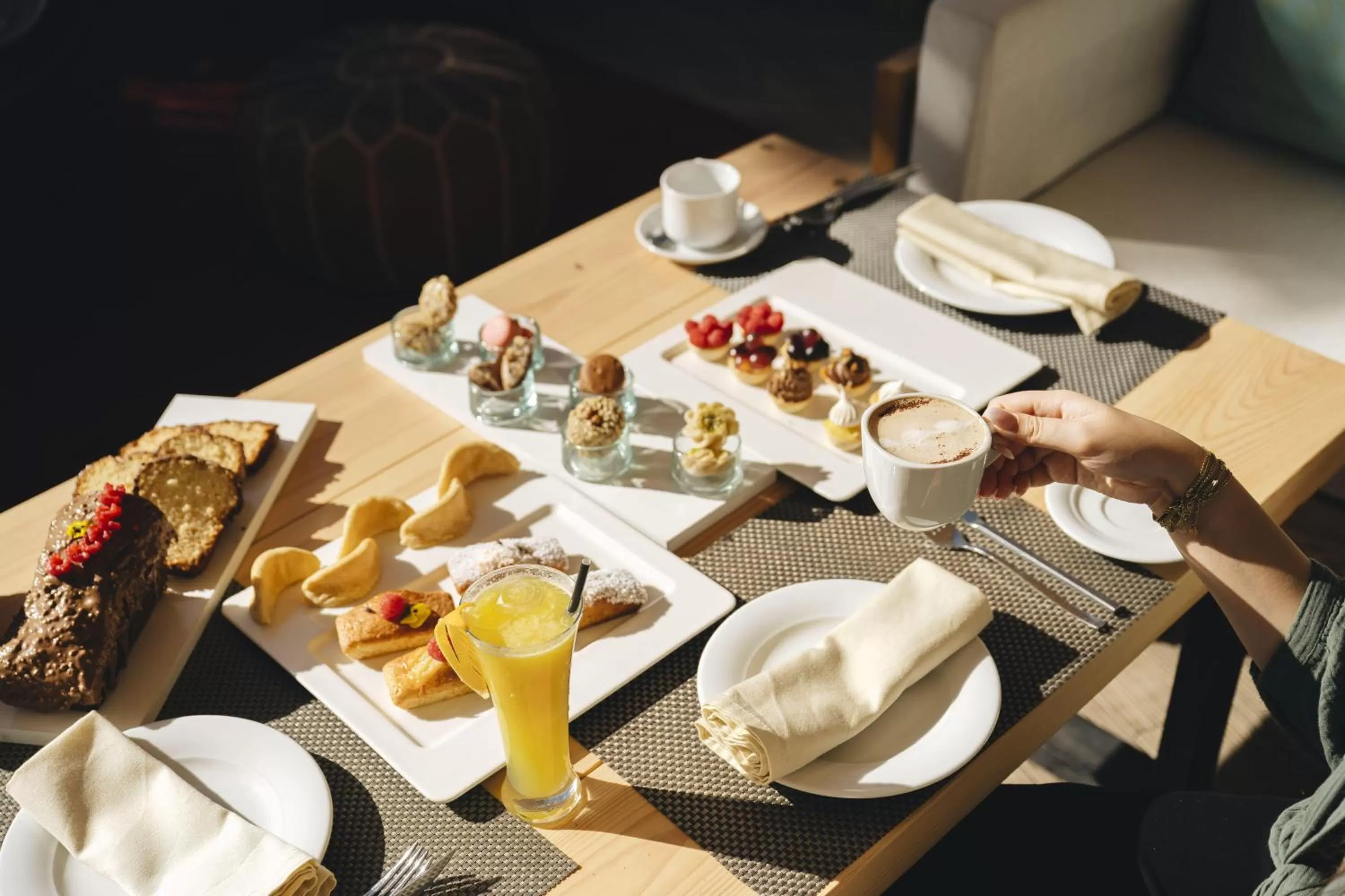 Lobby or reception in Paradis Plage Surf Yoga & Spa