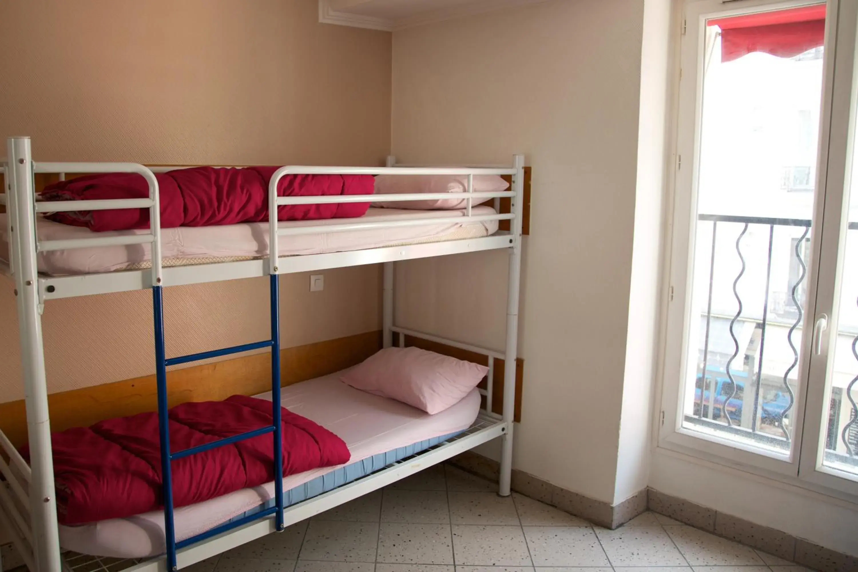 Bunk Bed in Bastille Hostel
