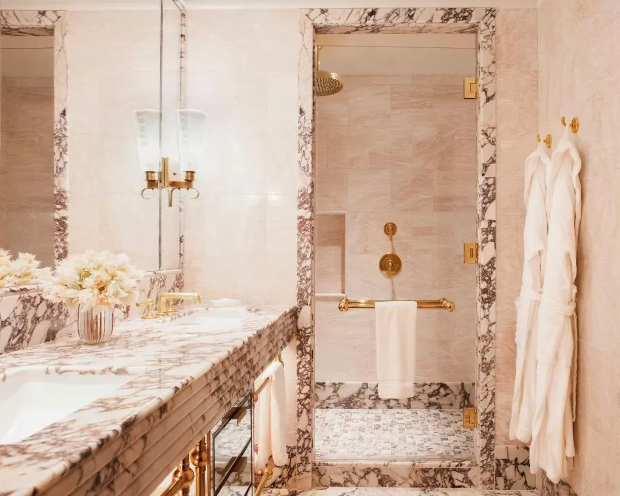 Bathroom in Hotel Barrière Fouquet's New York