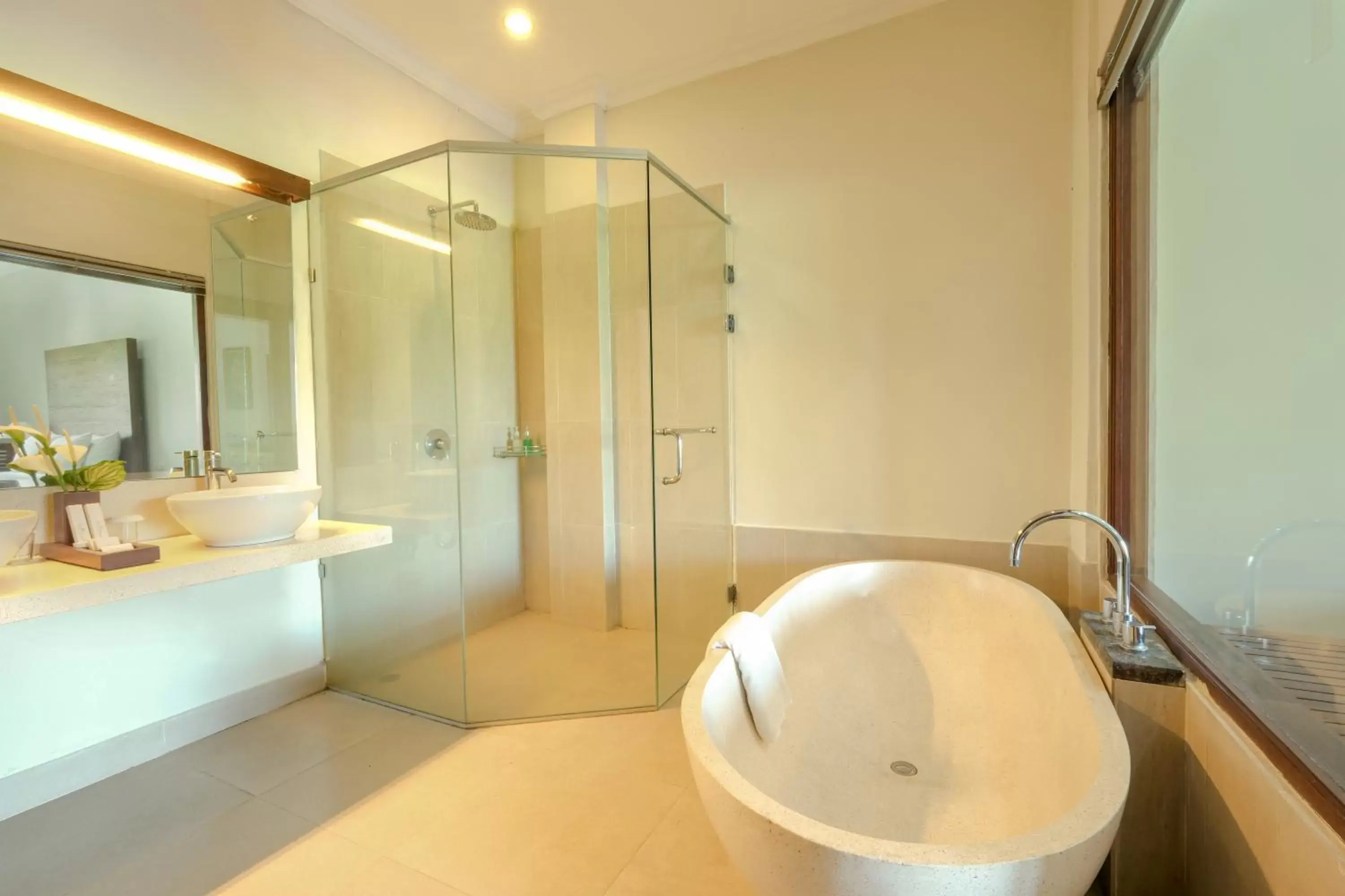 Shower, Bathroom in Artini Bisma Ubud Hotel