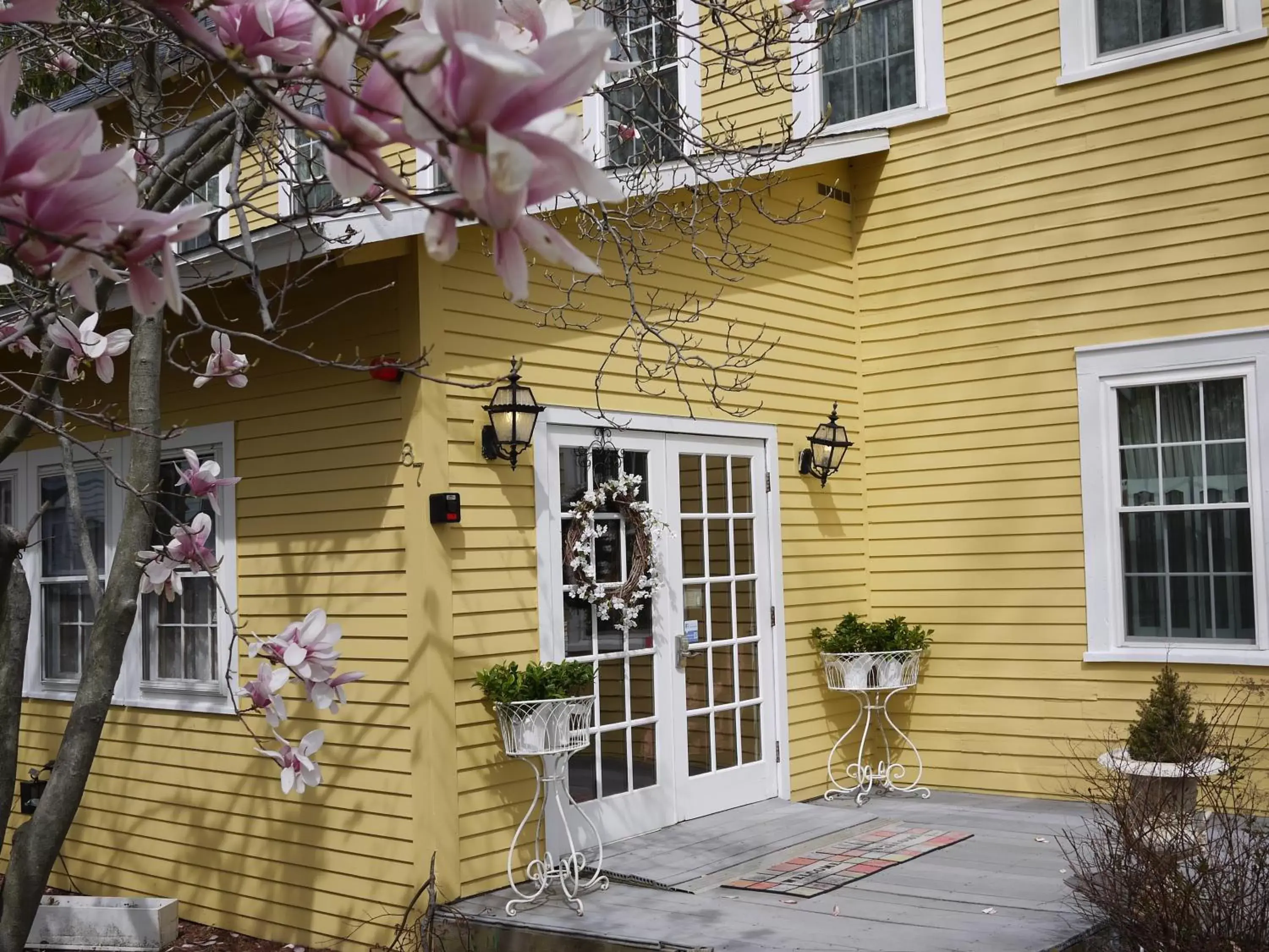 Facade/entrance in Old Mill Inn