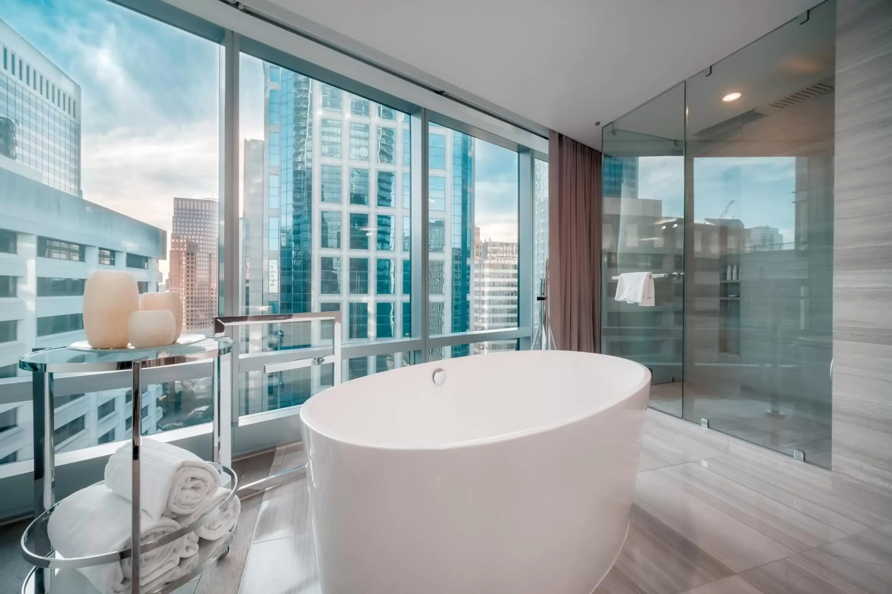 Bath, Bathroom in Paradox Hotel Vancouver