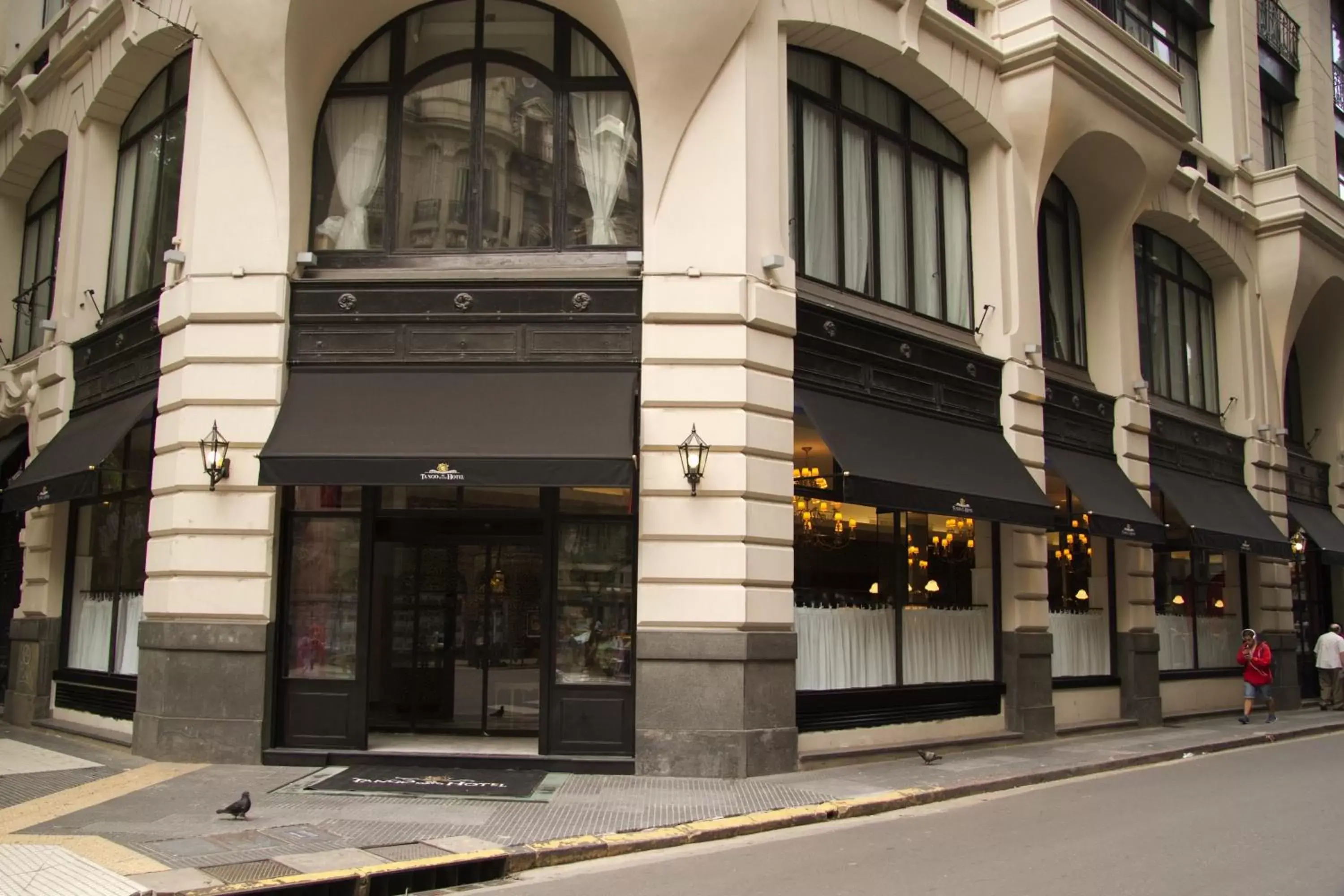 Facade/entrance in Tango de Mayo Hotel