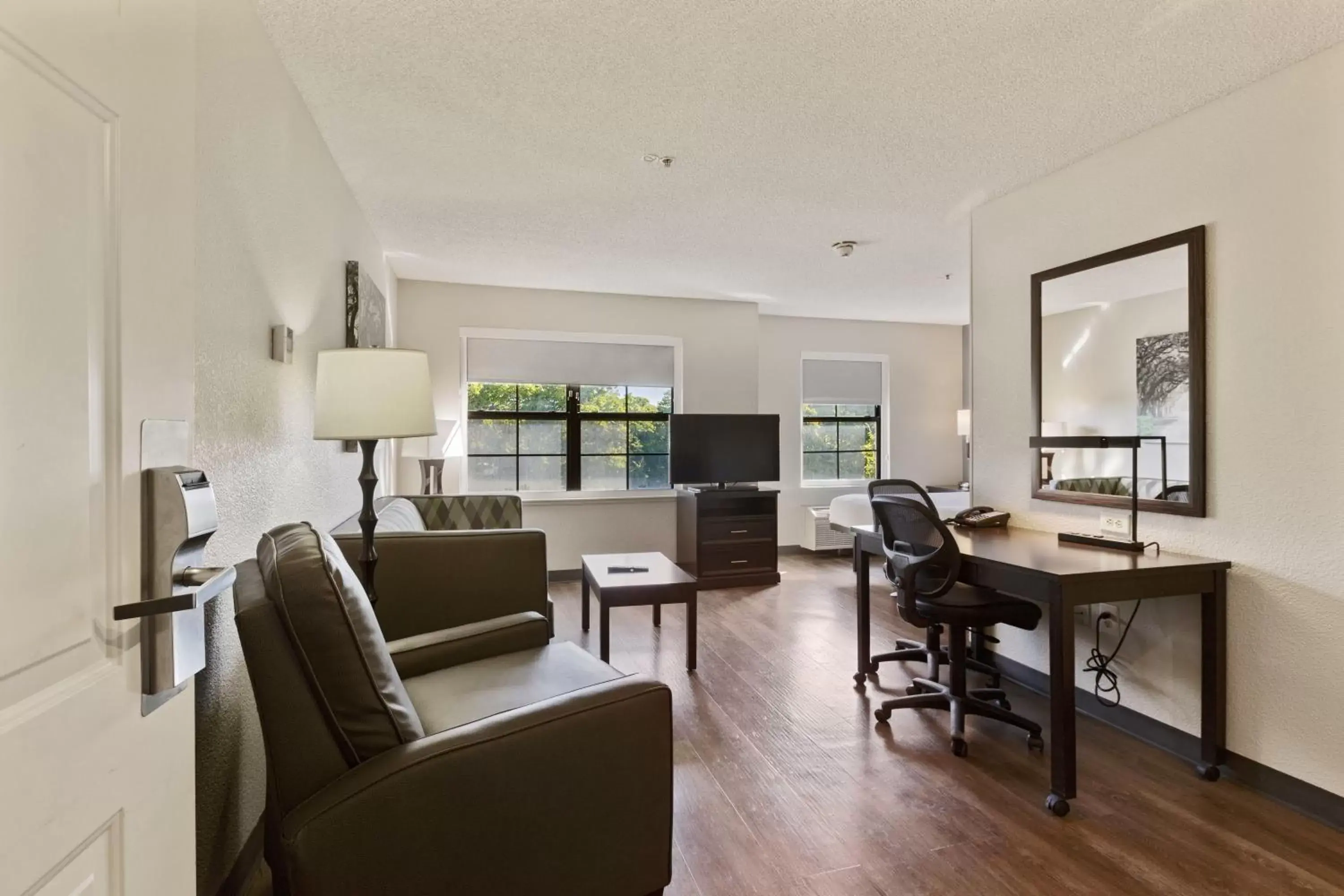 Living room, Seating Area in Extended Stay America Suites - Fremont - Newark