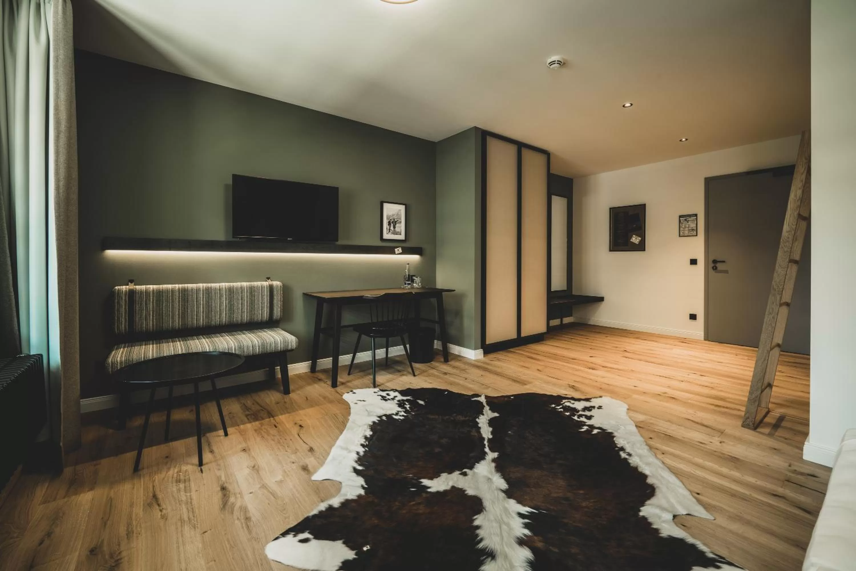 Photo of the whole room, Bed in LANDHOTEL ALTE ZOLLSTATION- Historical Building