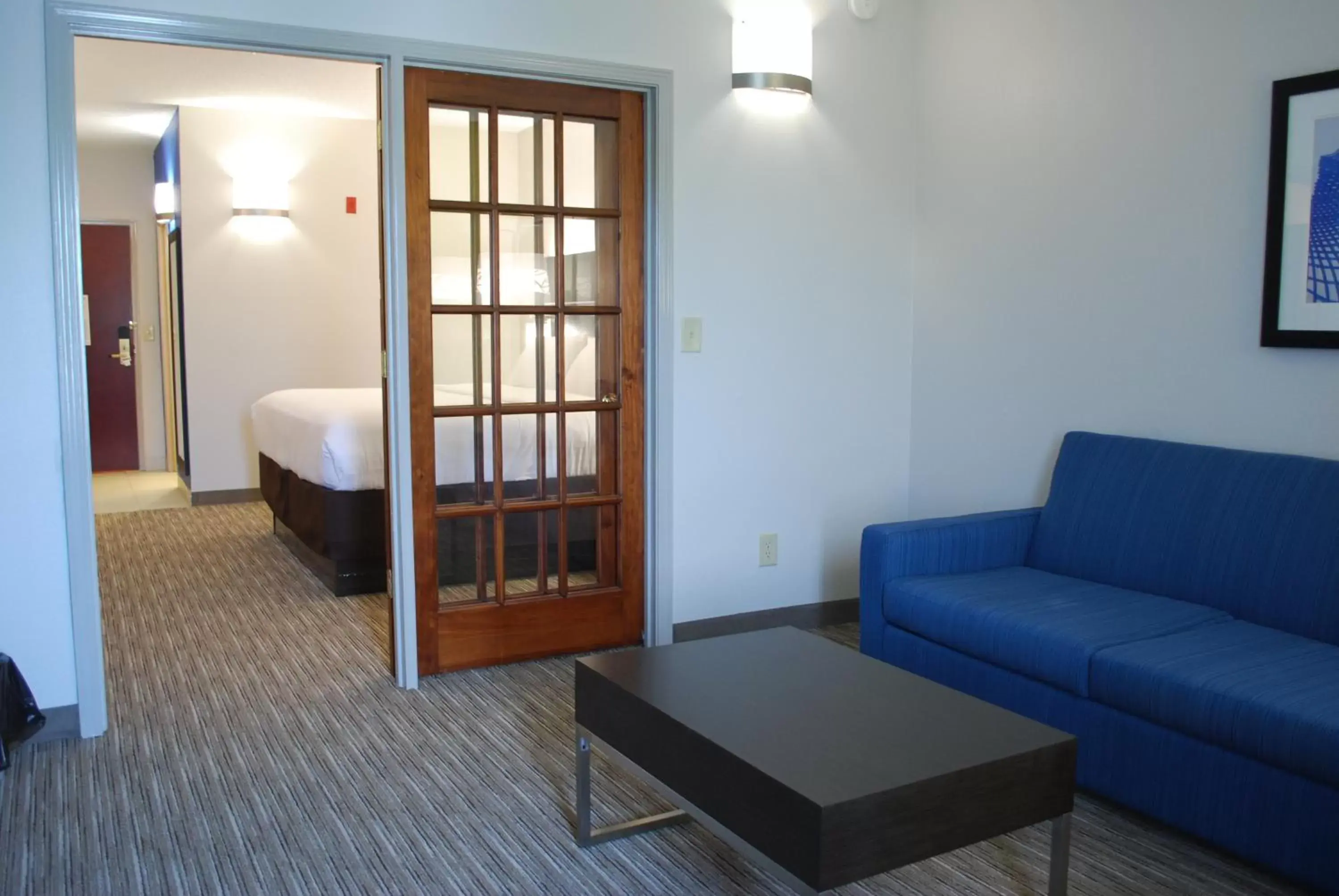 Photo of the whole room, Seating Area in Holiday Inn Express Hotel & Suites Kingsport-Meadowview I-26, an IHG Hotel