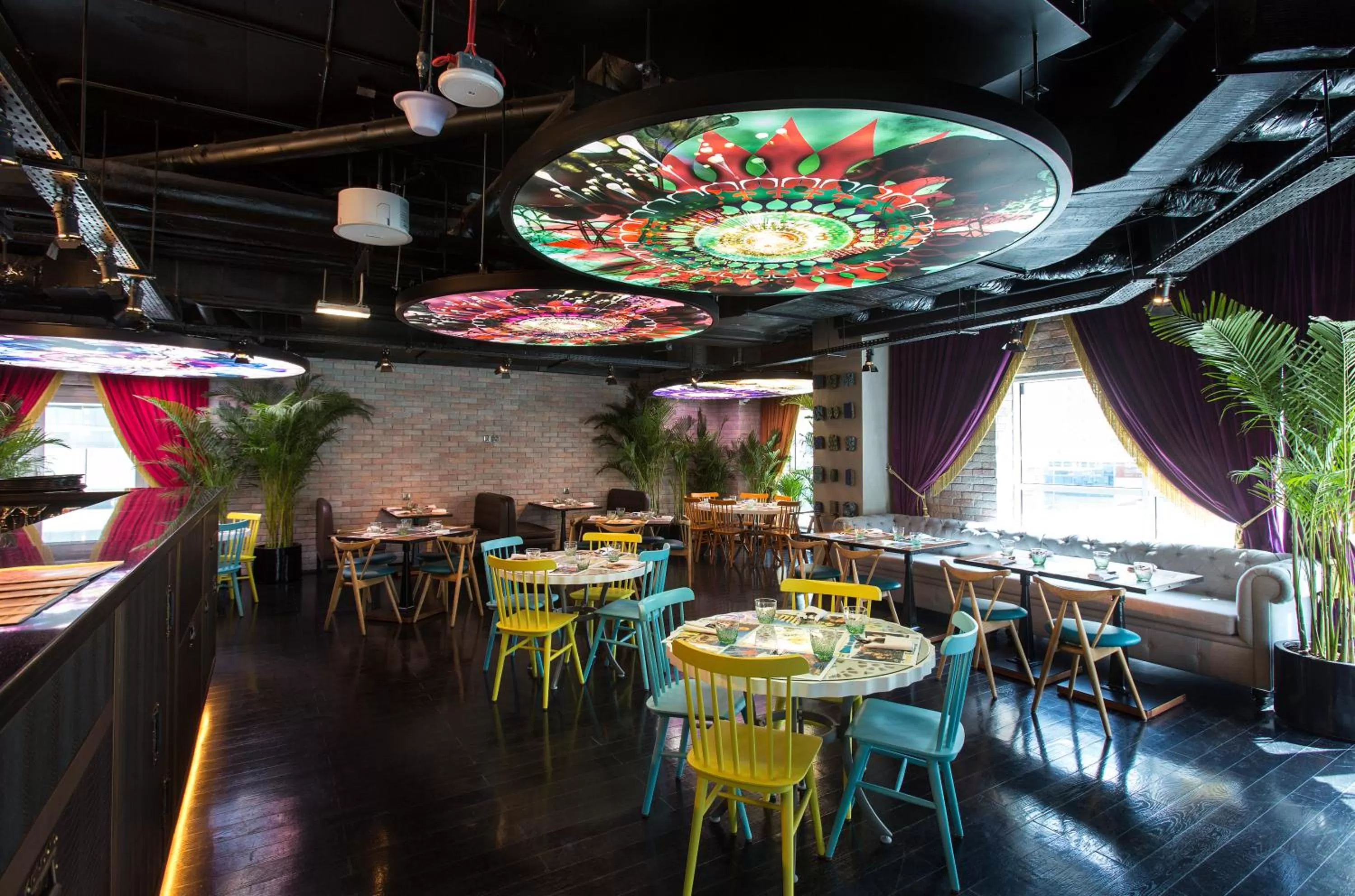 Restaurant/places to eat in Naumi Hotel Dubai - formerly dusitD2 Kenz