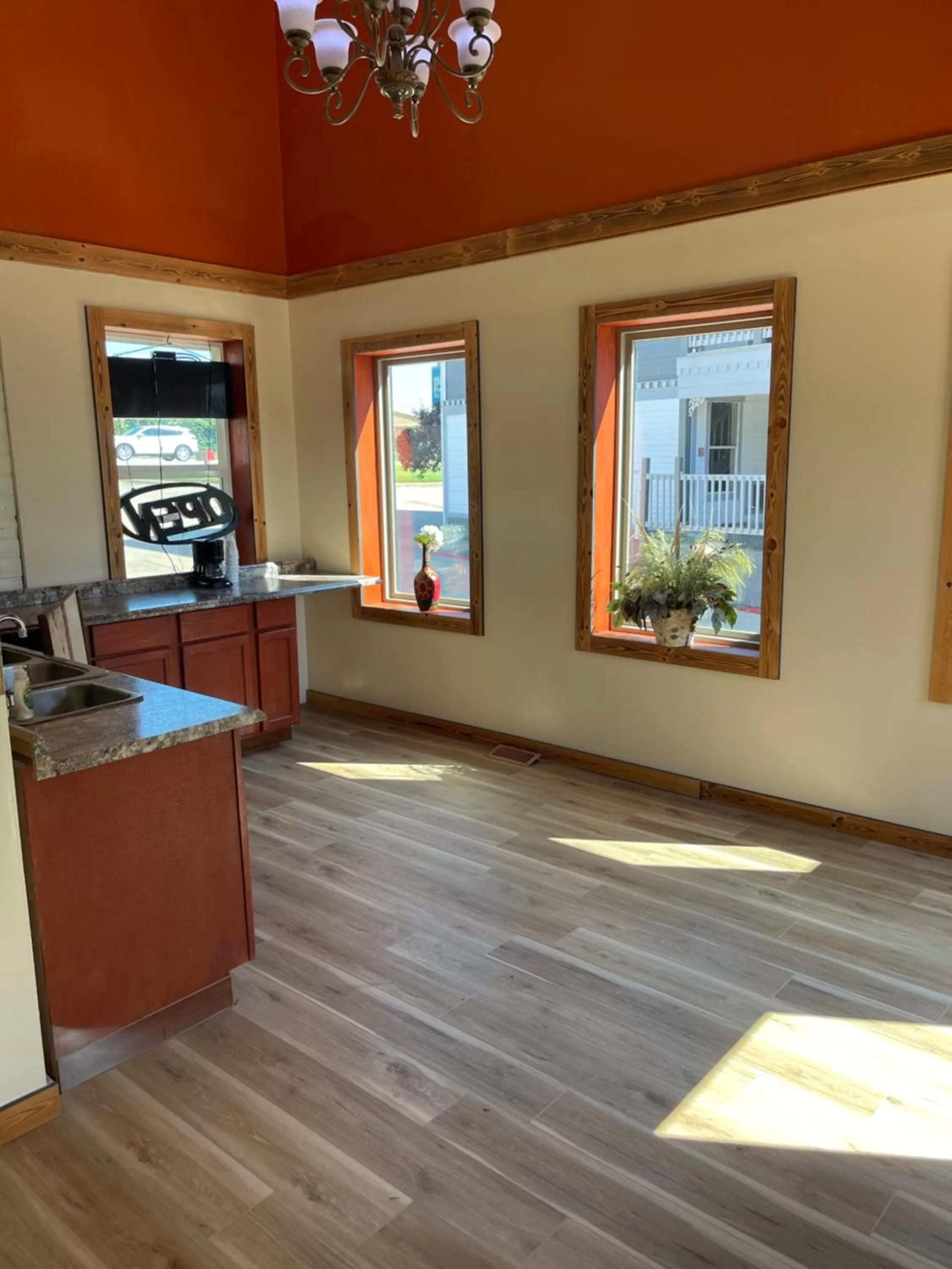 Kitchen or kitchenette in Stratford House Inn