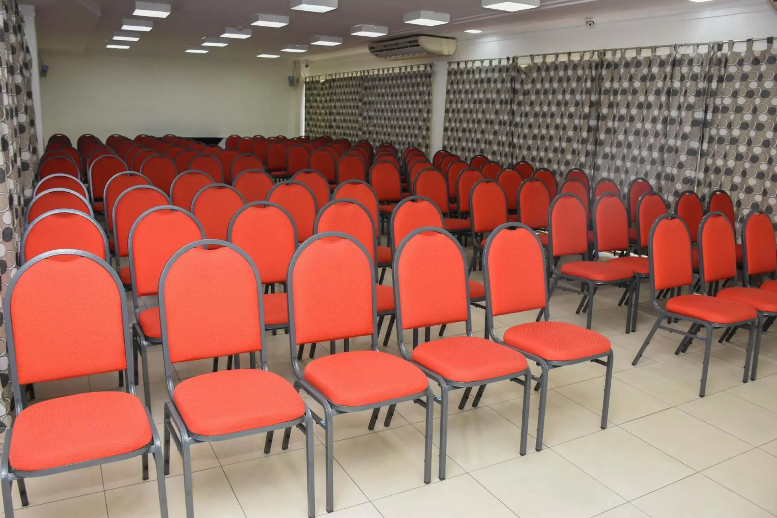 Business facilities, Business Area/Conference Room in Larison Hotéis - Porto Velho