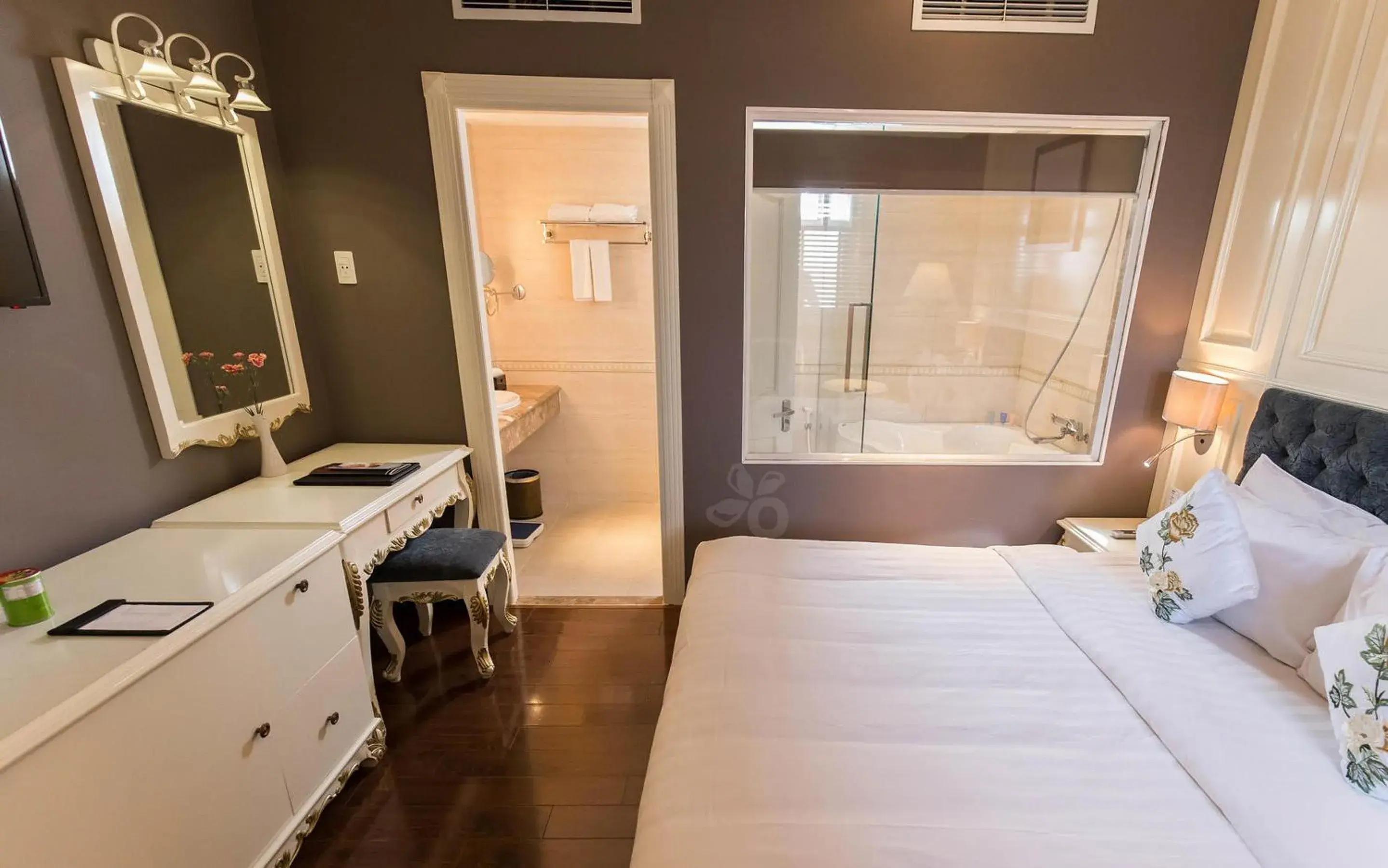 Bedroom in Silverland Jolie Hotel
