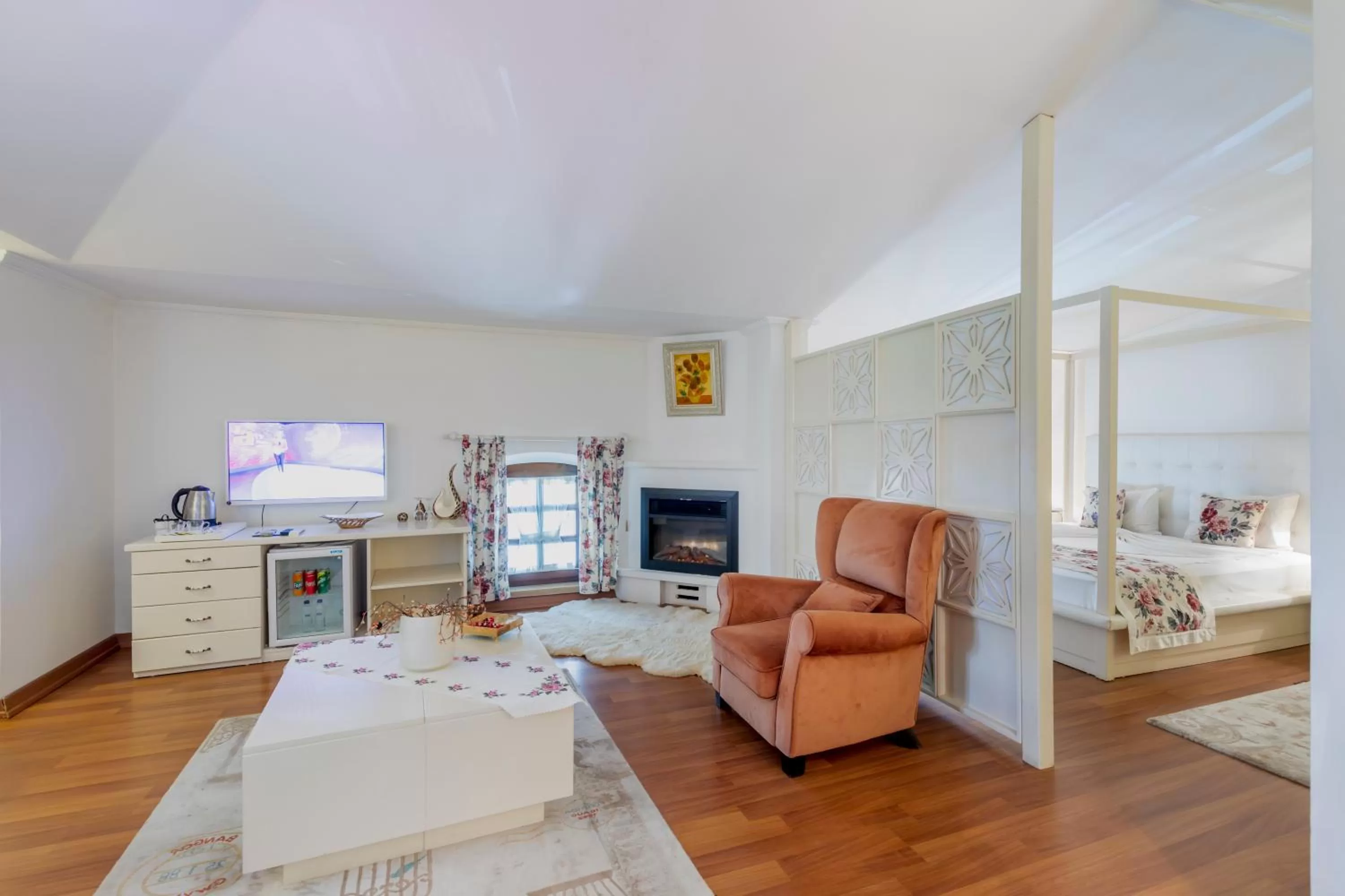 TV and multimedia in Adalya Port Hotel