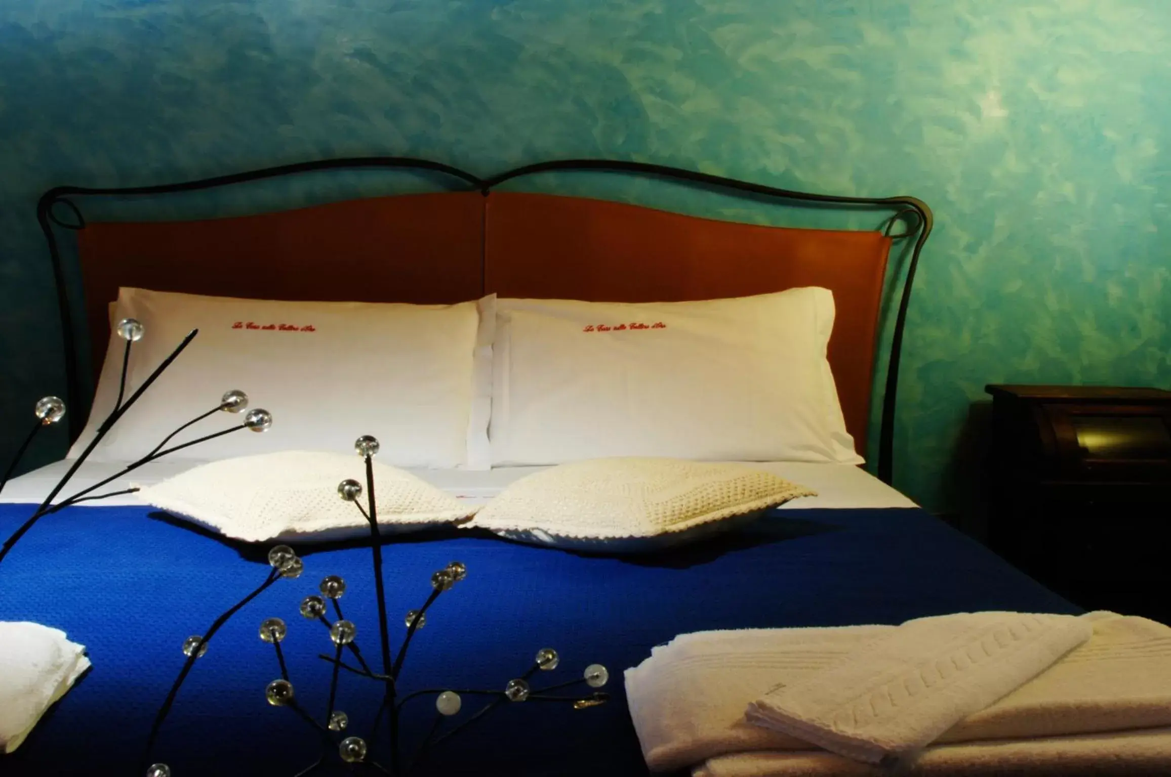 Photo of the whole room, Bed in La Casa sulla Collina d'Oro