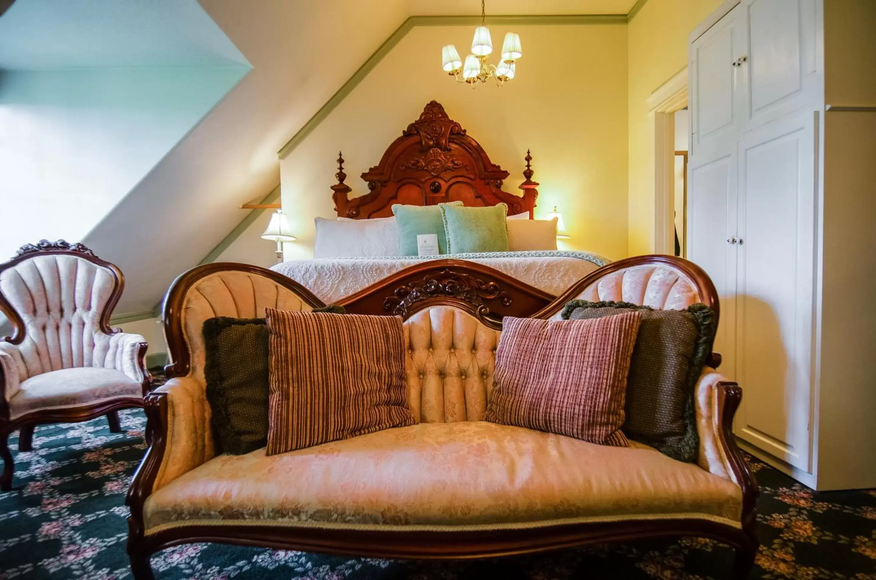 Seating Area in The Campbell House Inn