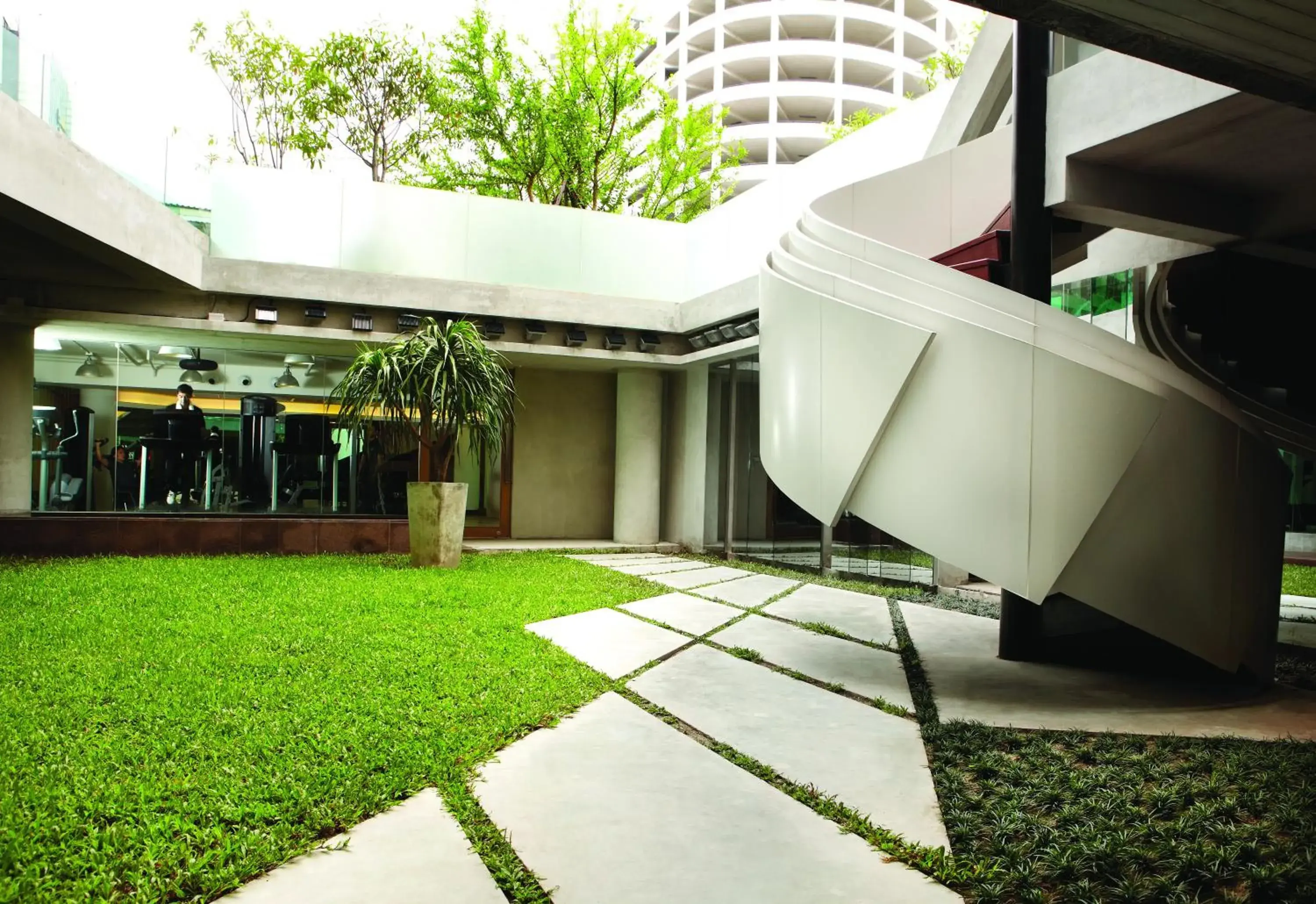 Garden in LiT BANGKOK Hotel - SHA Extra Plus