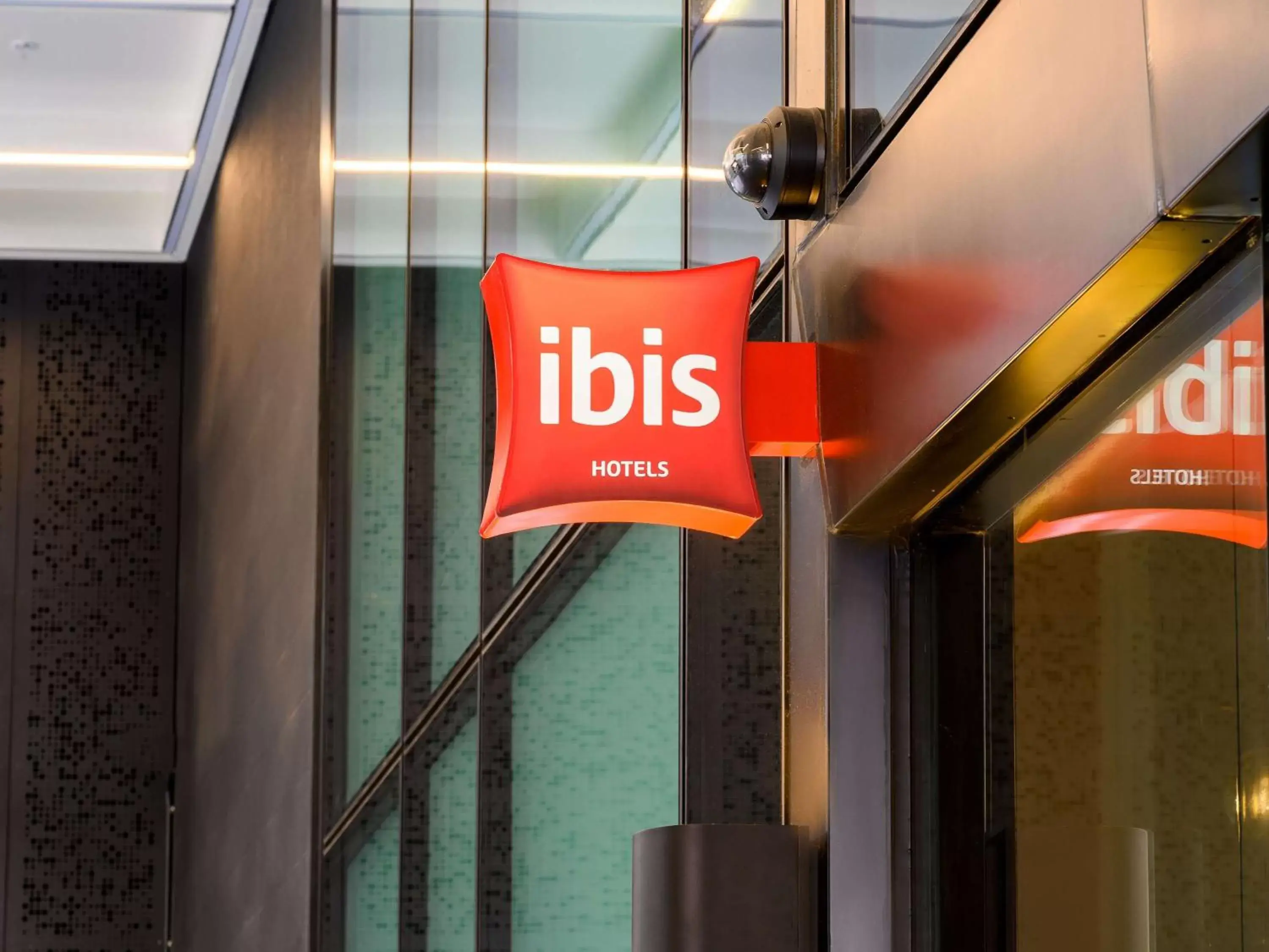 Property building in ibis Melbourne Central