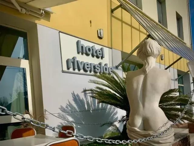 Hotel Riverside