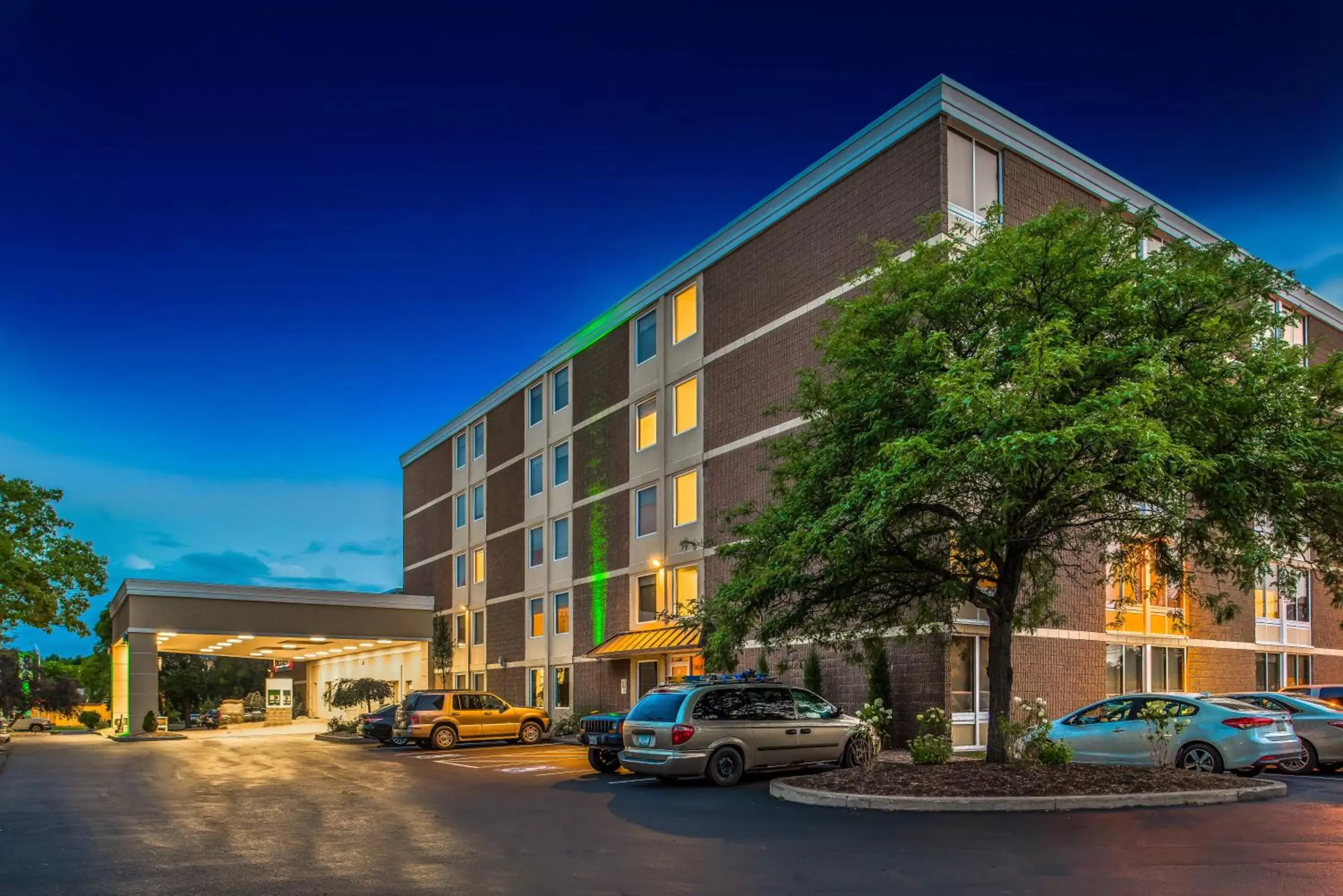 Property Building in Holiday Inn Auburn-Finger Lakes Region, an IHG Hotel