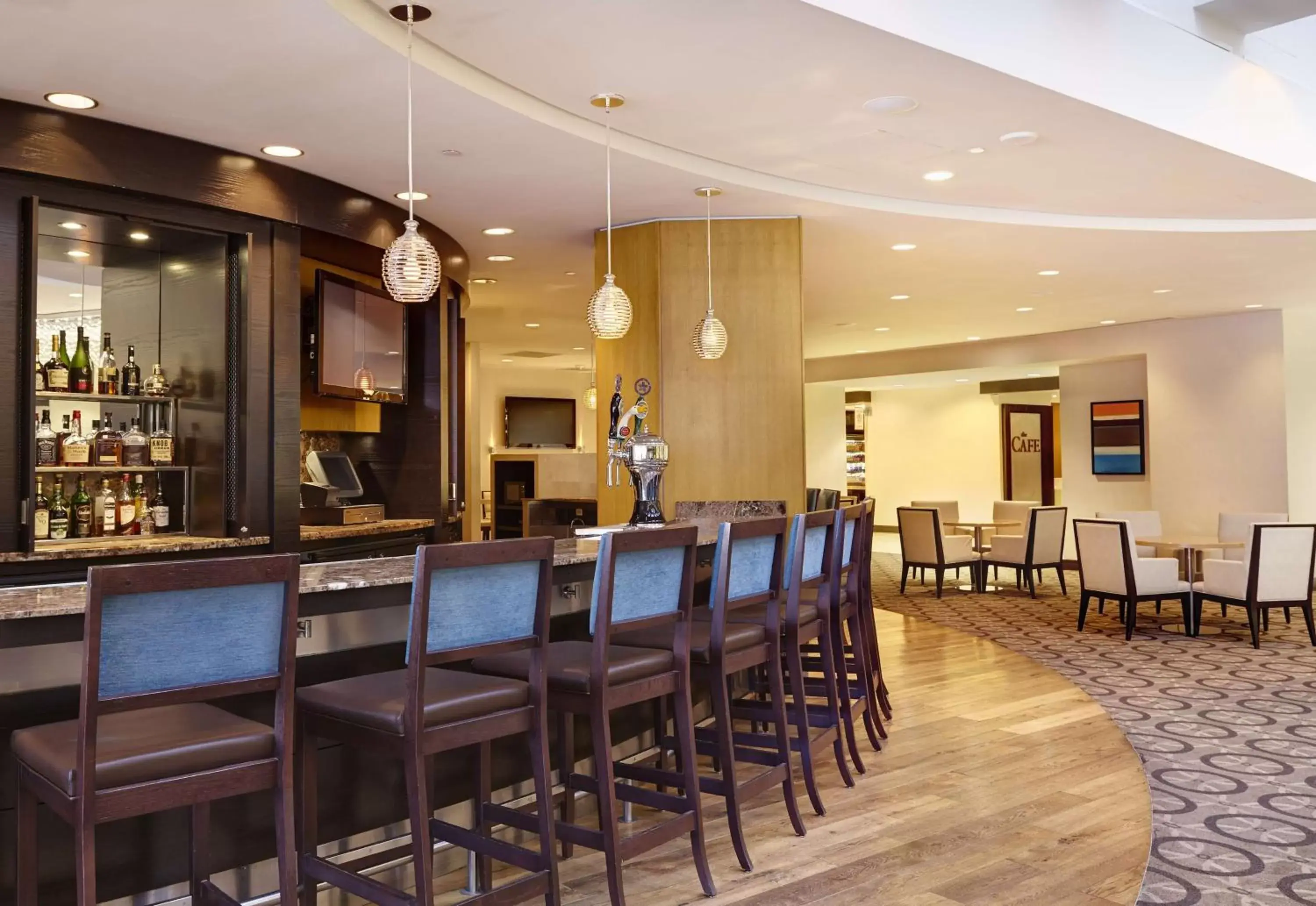 Lounge or bar, Restaurant/Places to Eat in DoubleTree by Hilton Washington DC – Crystal City