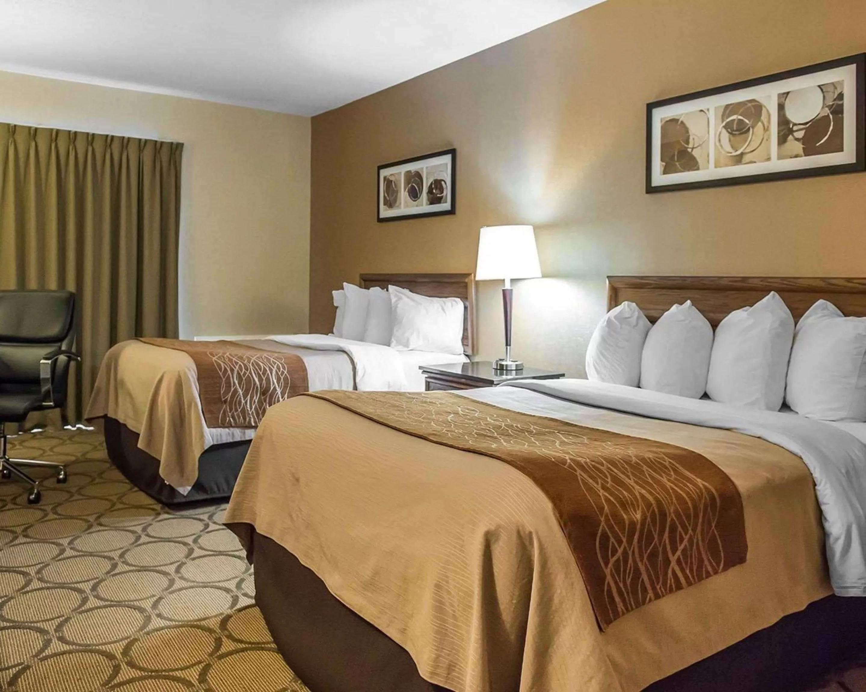 Double Room with Two Double Beds - Ground Floor - Non-Smoking in Comfort Inn Pembroke