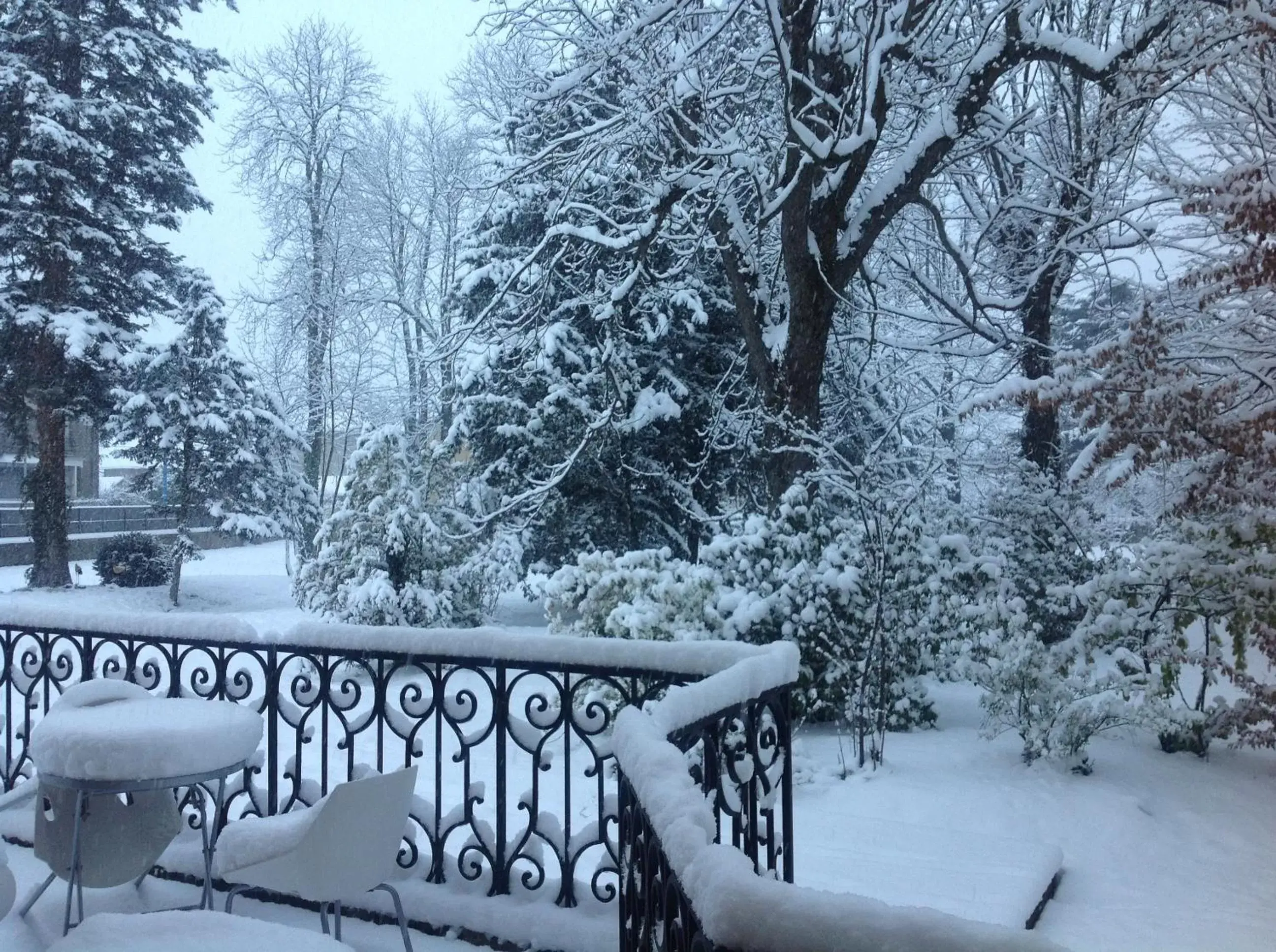 Day, Winter in Le Manoir d'Agnès