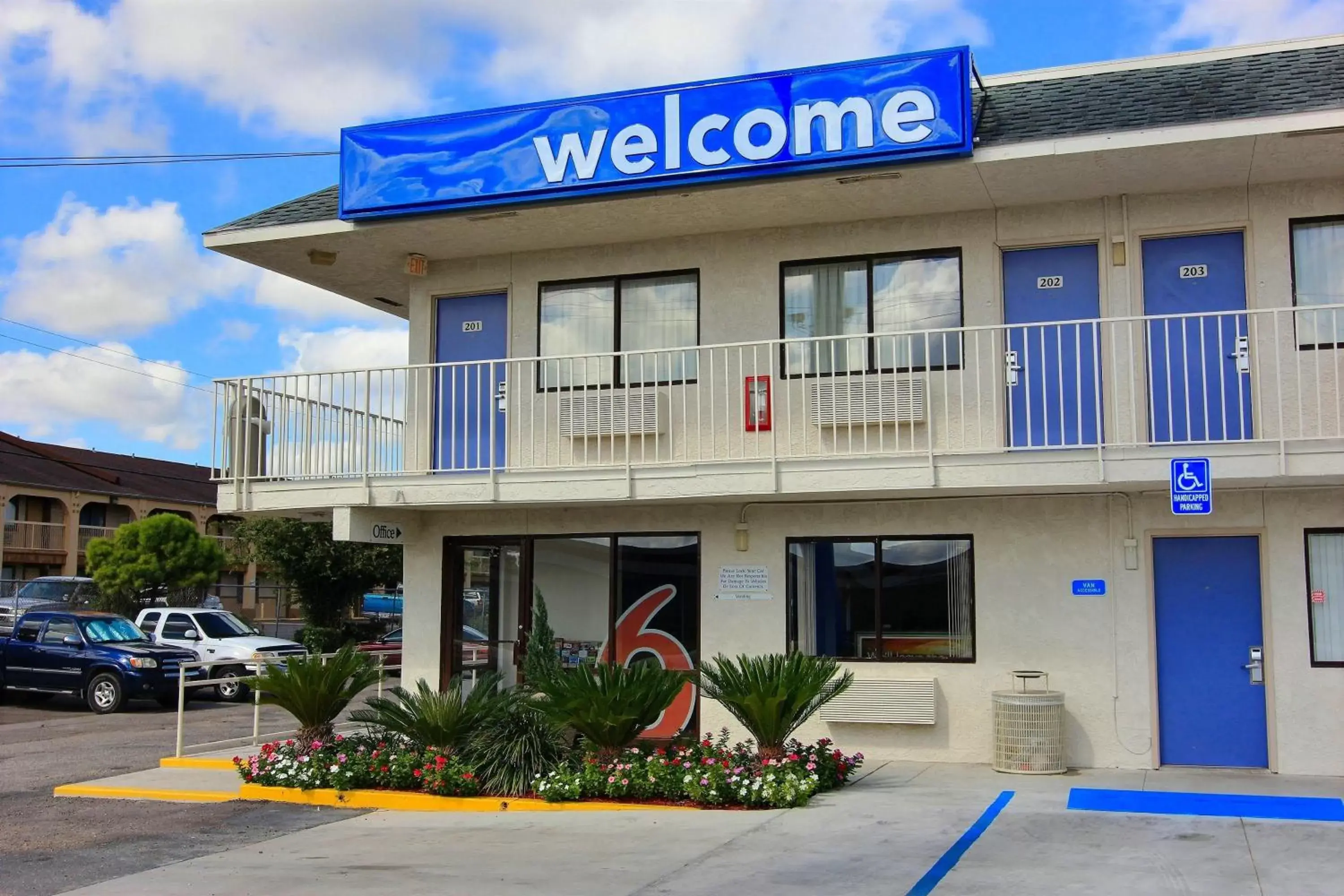 Facade/entrance, Property Building in Motel 6-Kingsville, TX