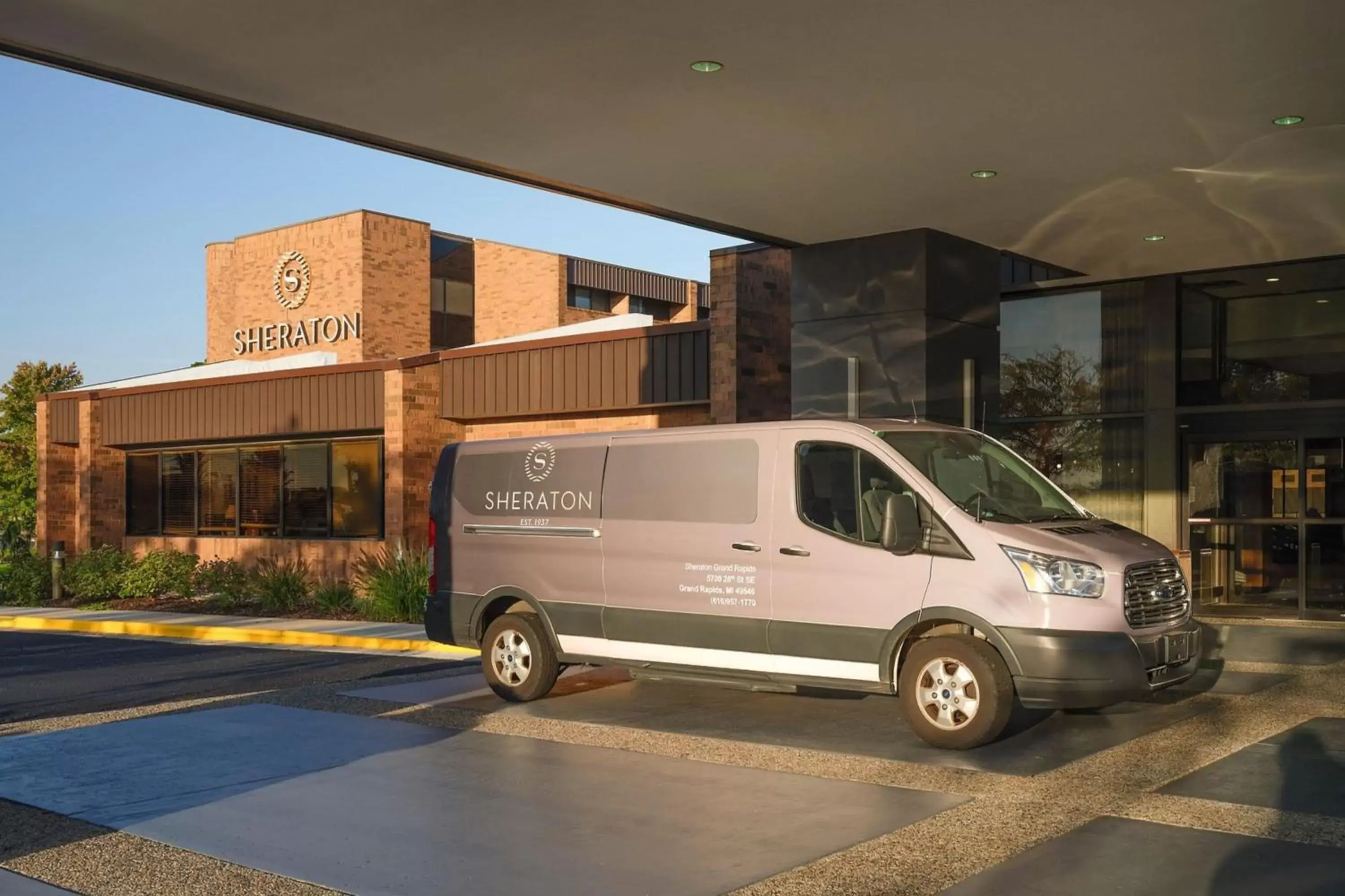 Other, Property Building in Sheraton Grand Rapids Airport Hotel